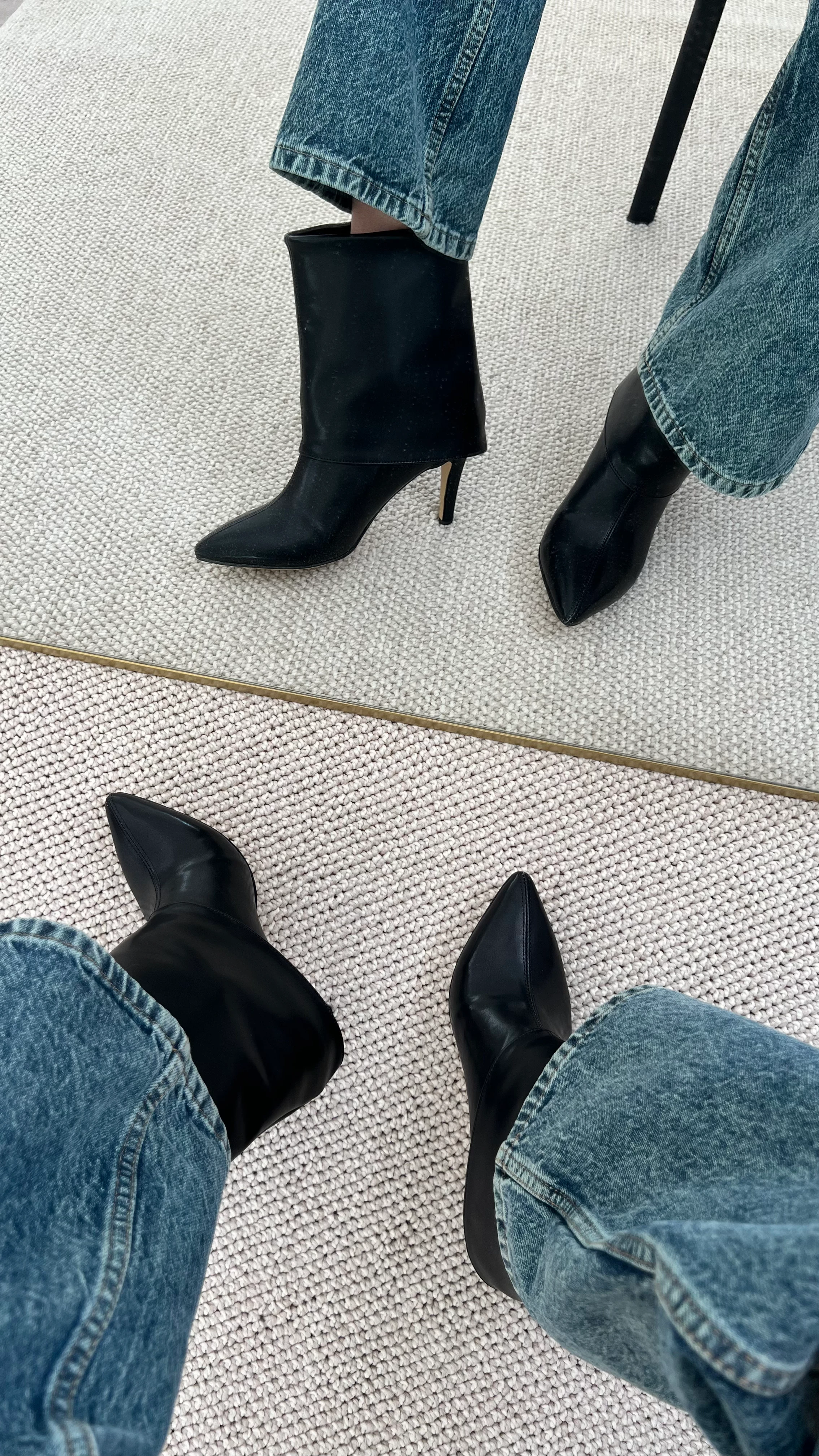 Tozluk Detaylı İçi Yünlü Siyah Topuklu Deri Bot