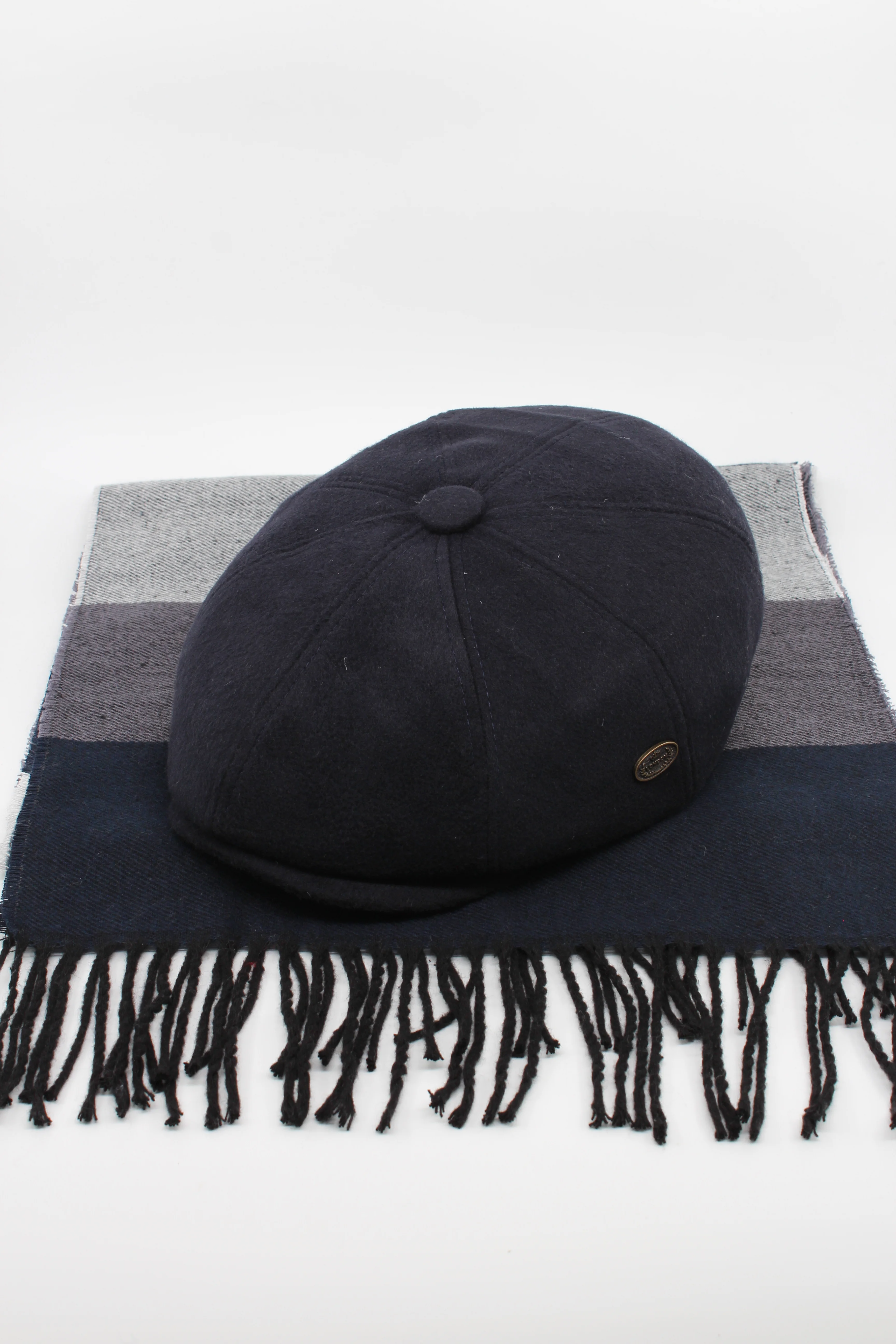 Erkek Kışlık 8 Parça İngiliz Kasket ve Çizgili Atkı Kombin Seti