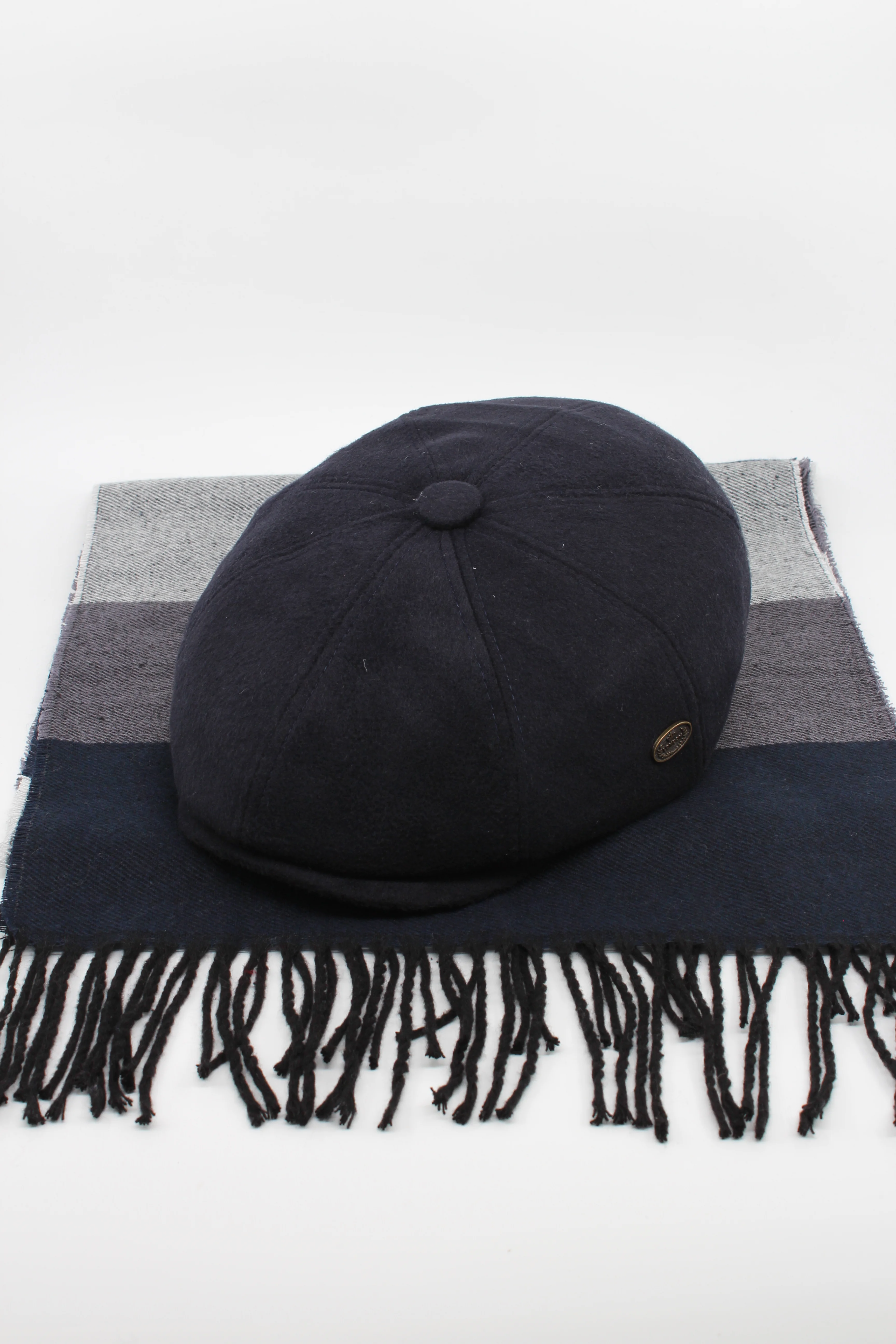 Erkek Kışlık 8 Parça İngiliz Kasket ve Çizgili Atkı Kombin Seti