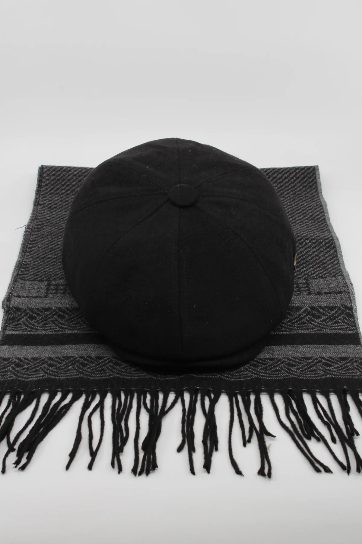 8 Parça Düğmeli Siyah Kasket & Gri Desenli Atkı Kombin Set