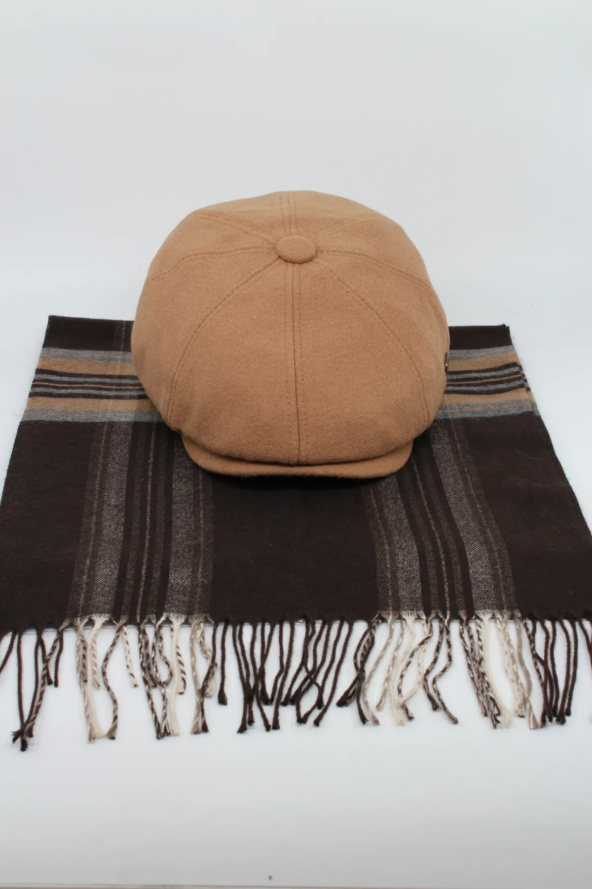 Peaky Blinders Stil Yünlü Kasket ve Atkı Kombini