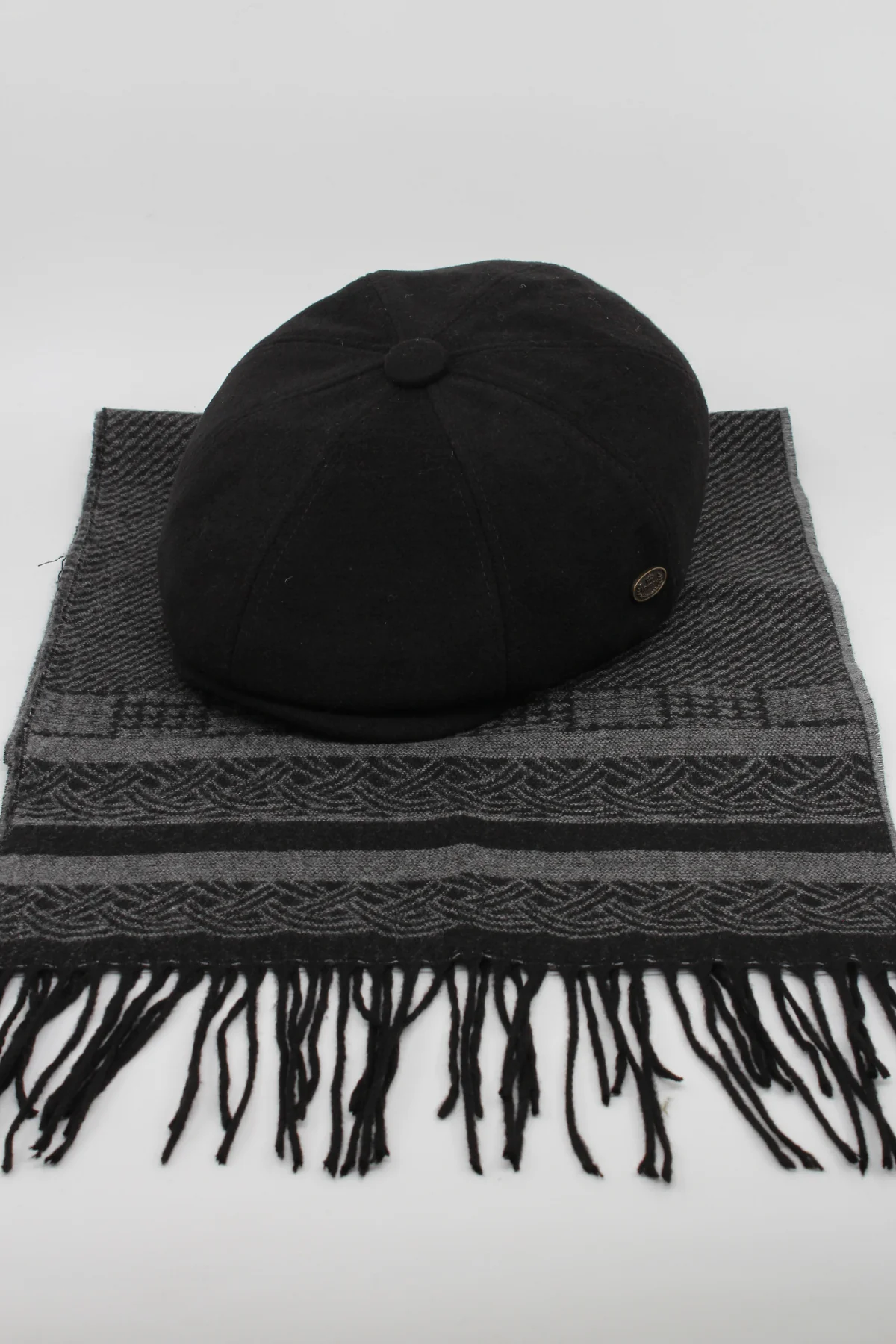 8 Parça Düğmeli Siyah Kasket & Gri Desenli Atkı Kombin Set