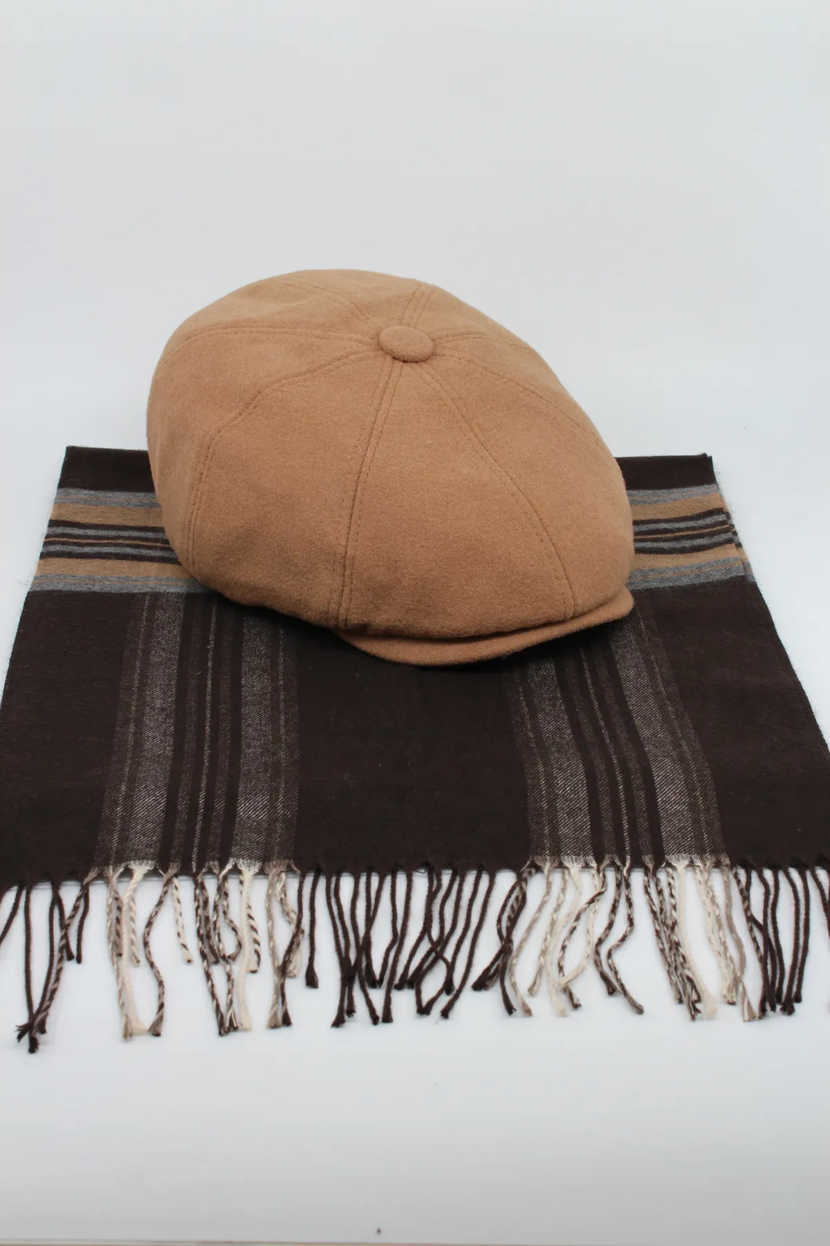 Peaky Blinders Stil Yünlü Kasket ve Atkı Kombini