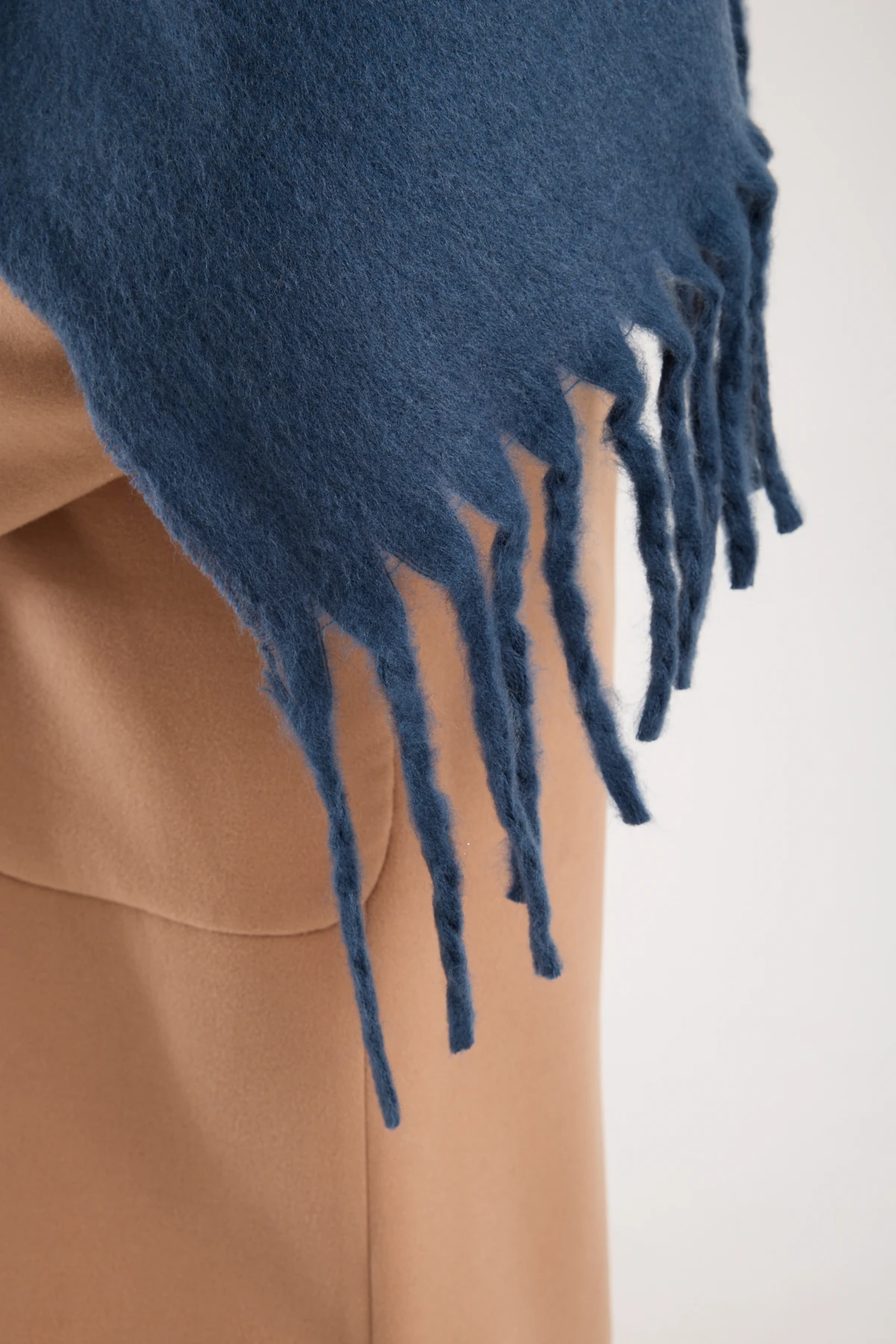 Kadın Yumuşak Dokulu Uzun Şal Atkı  - MAVİ