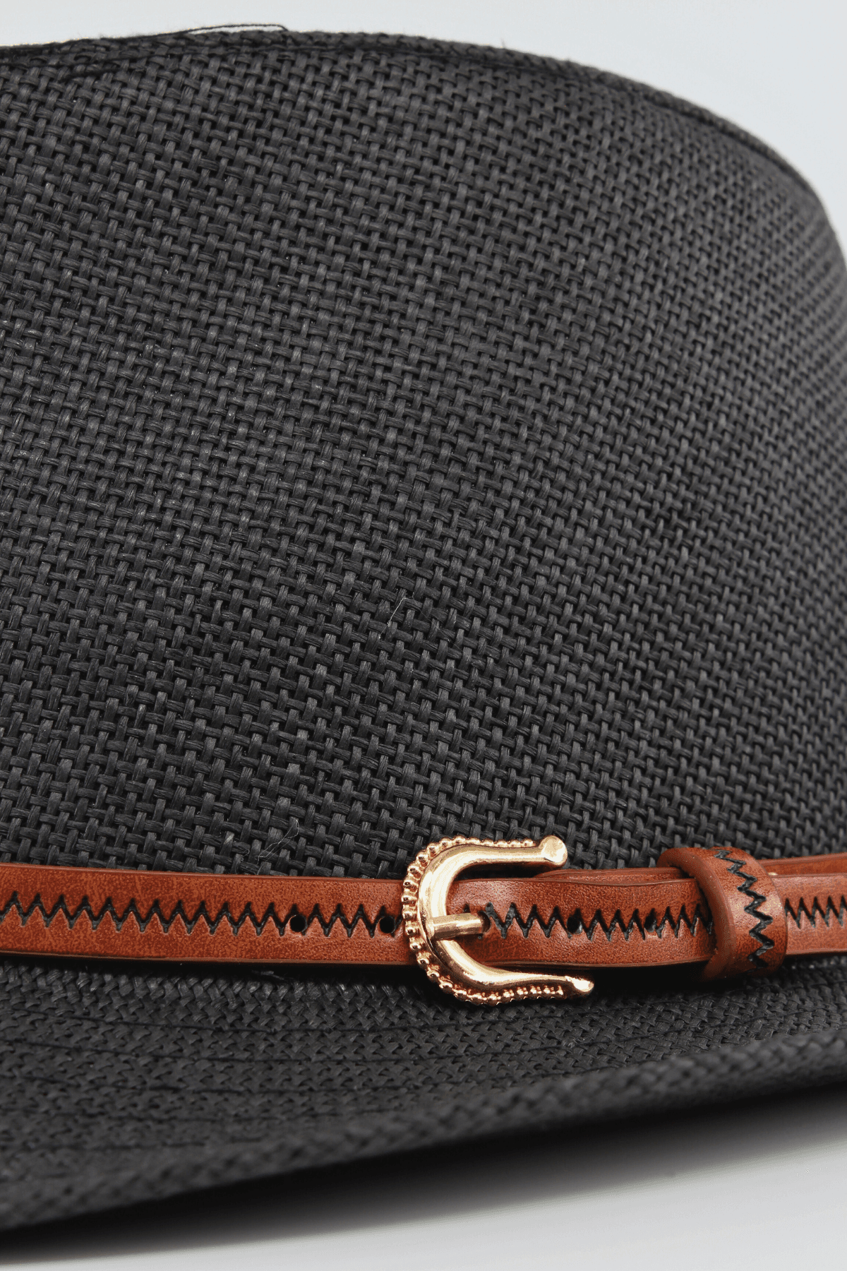 Yazlık Hasır Fötr Şapka (Unisex – Ayarlanabilir Beden) - siyah tokalı