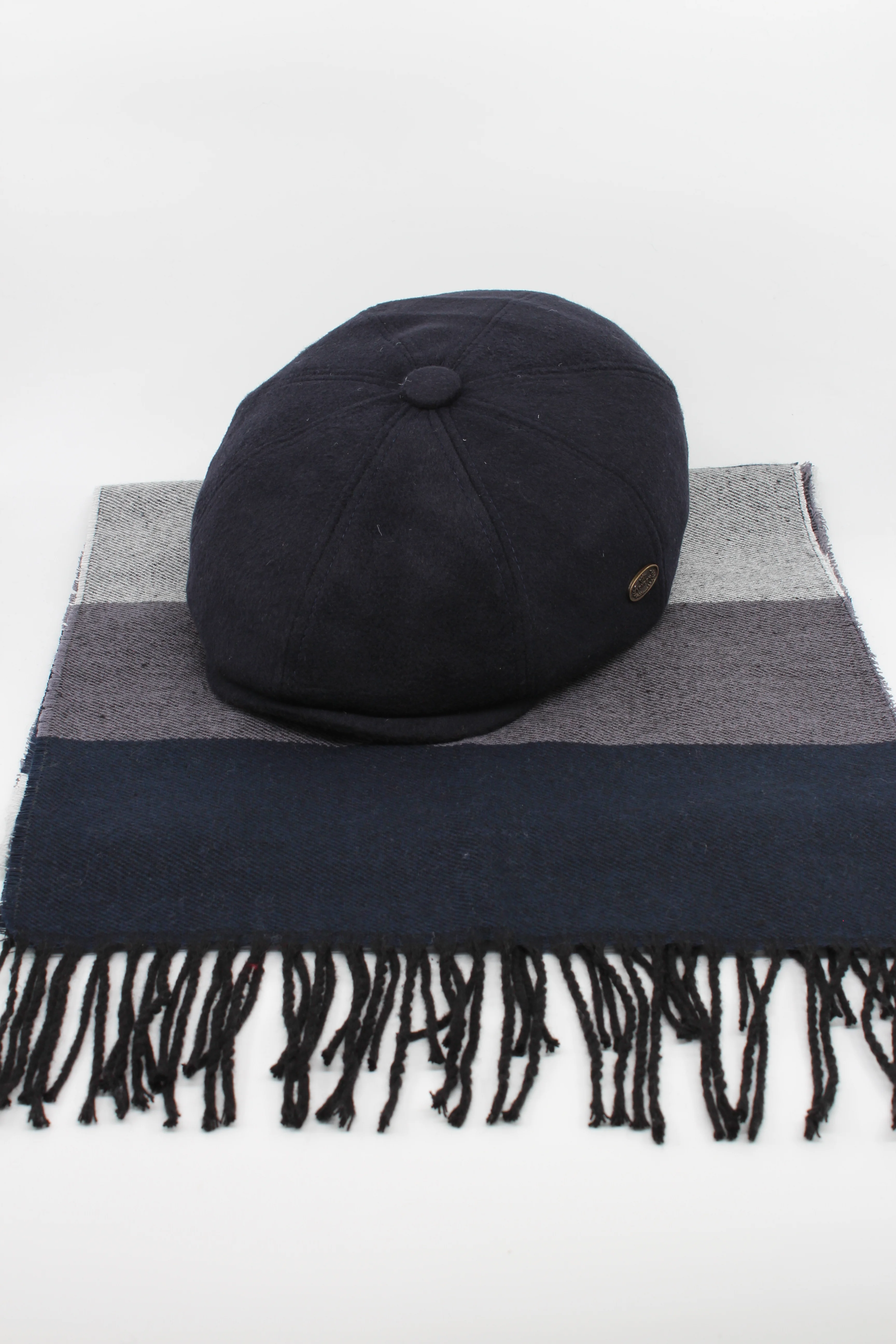 Erkek Kışlık 8 Parça İngiliz Kasket ve Çizgili Atkı Kombin Seti