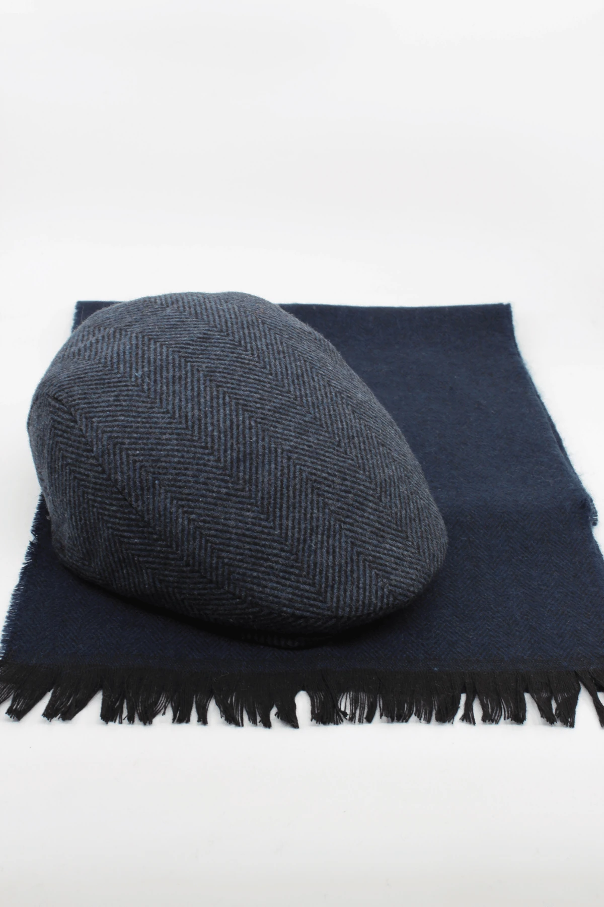 LONDON Kasket Atkı Set Lacivert Balıksırtı Desen Atkı