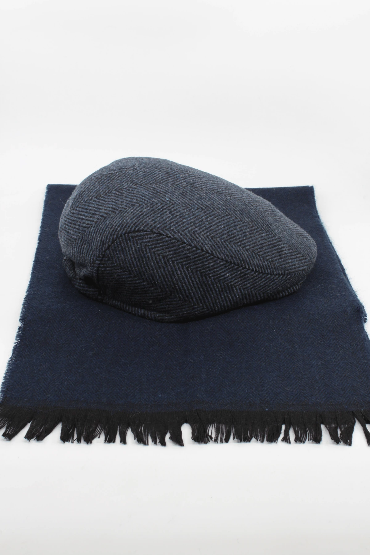 LONDON Kasket Atkı Set Lacivert Balıksırtı Desen Atkı