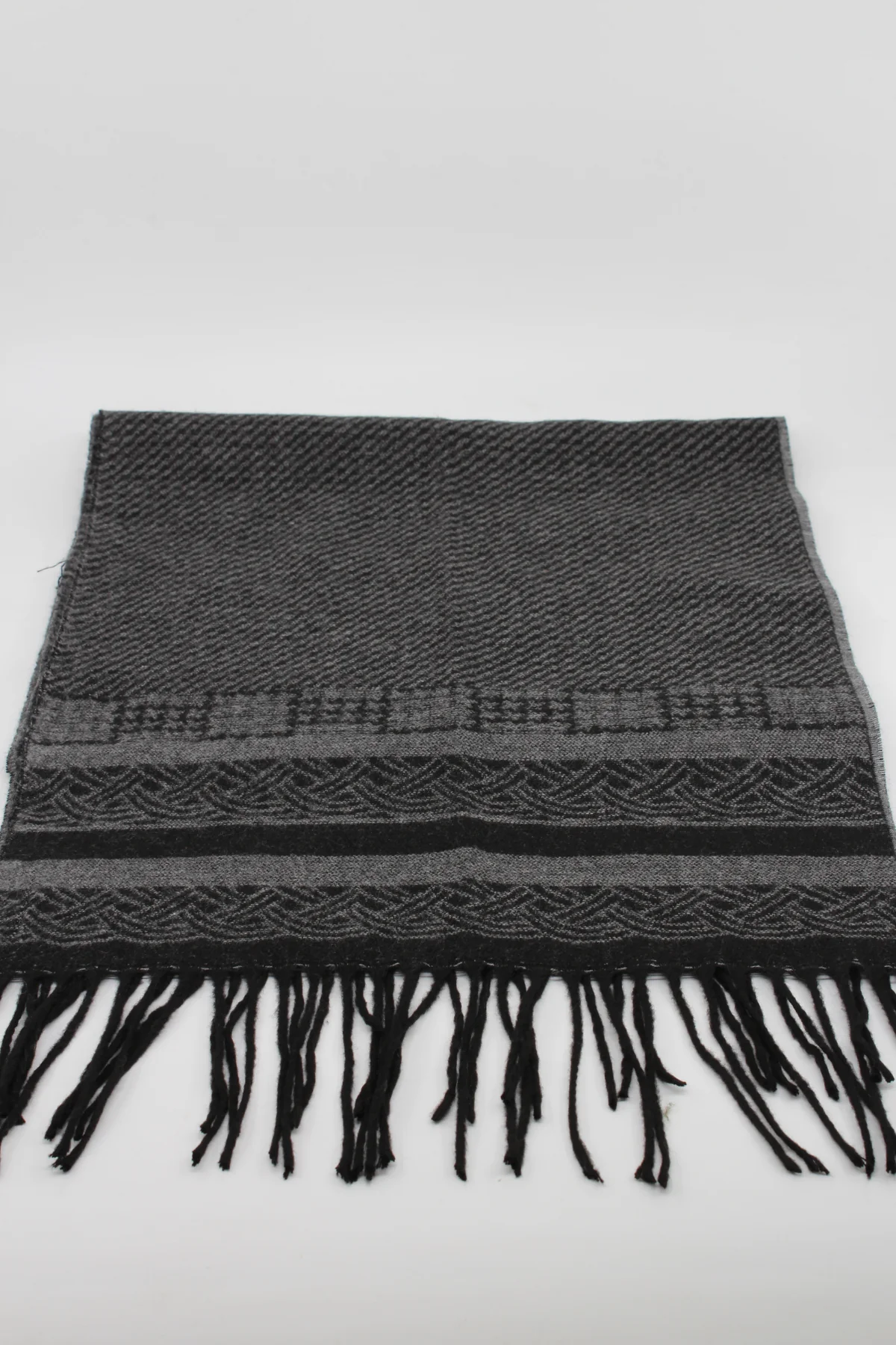 London Model Kasket ve Motifli Atkı Seti