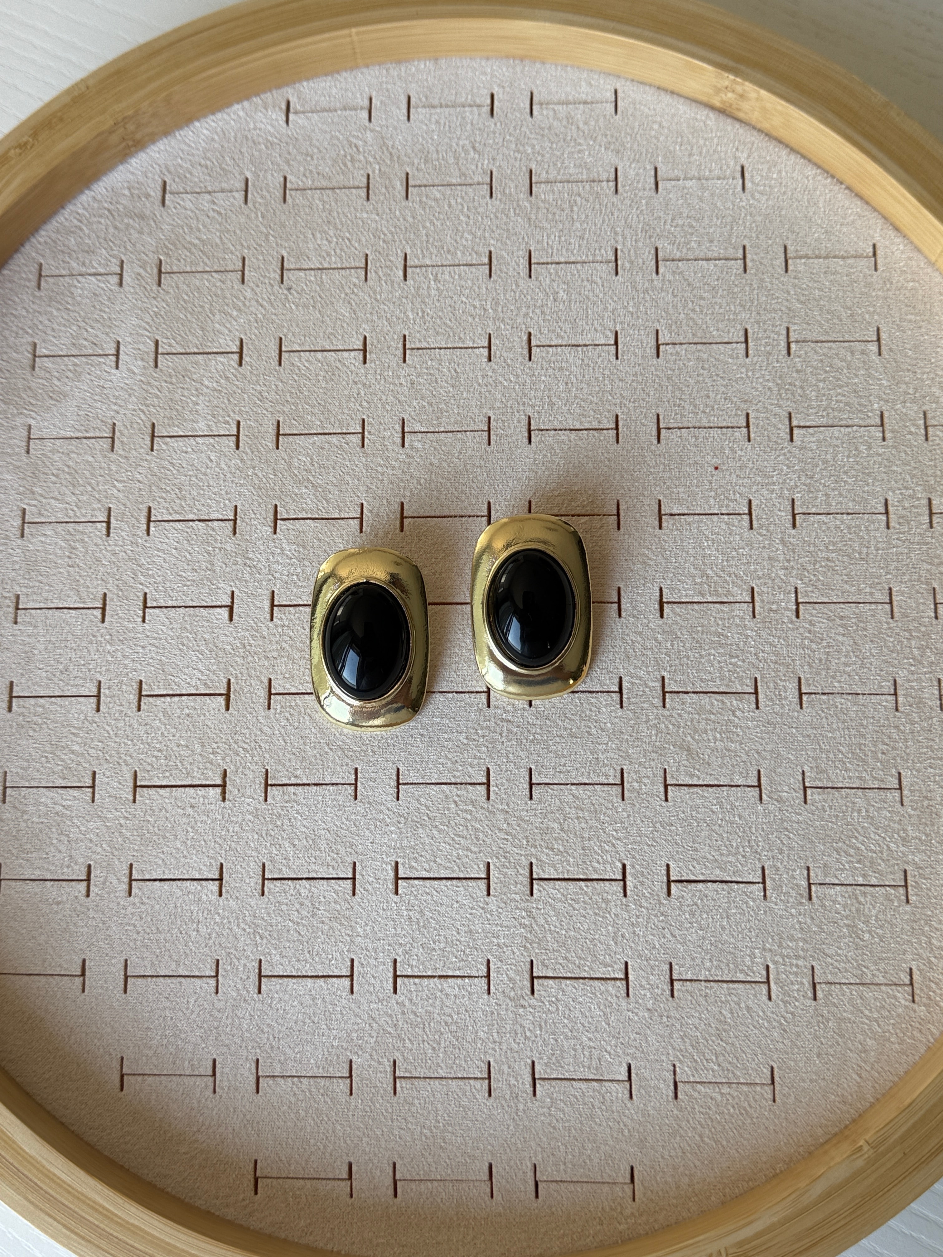 Özel Seri Marka Model  Oval Siyah Opal Taşlı Küpe