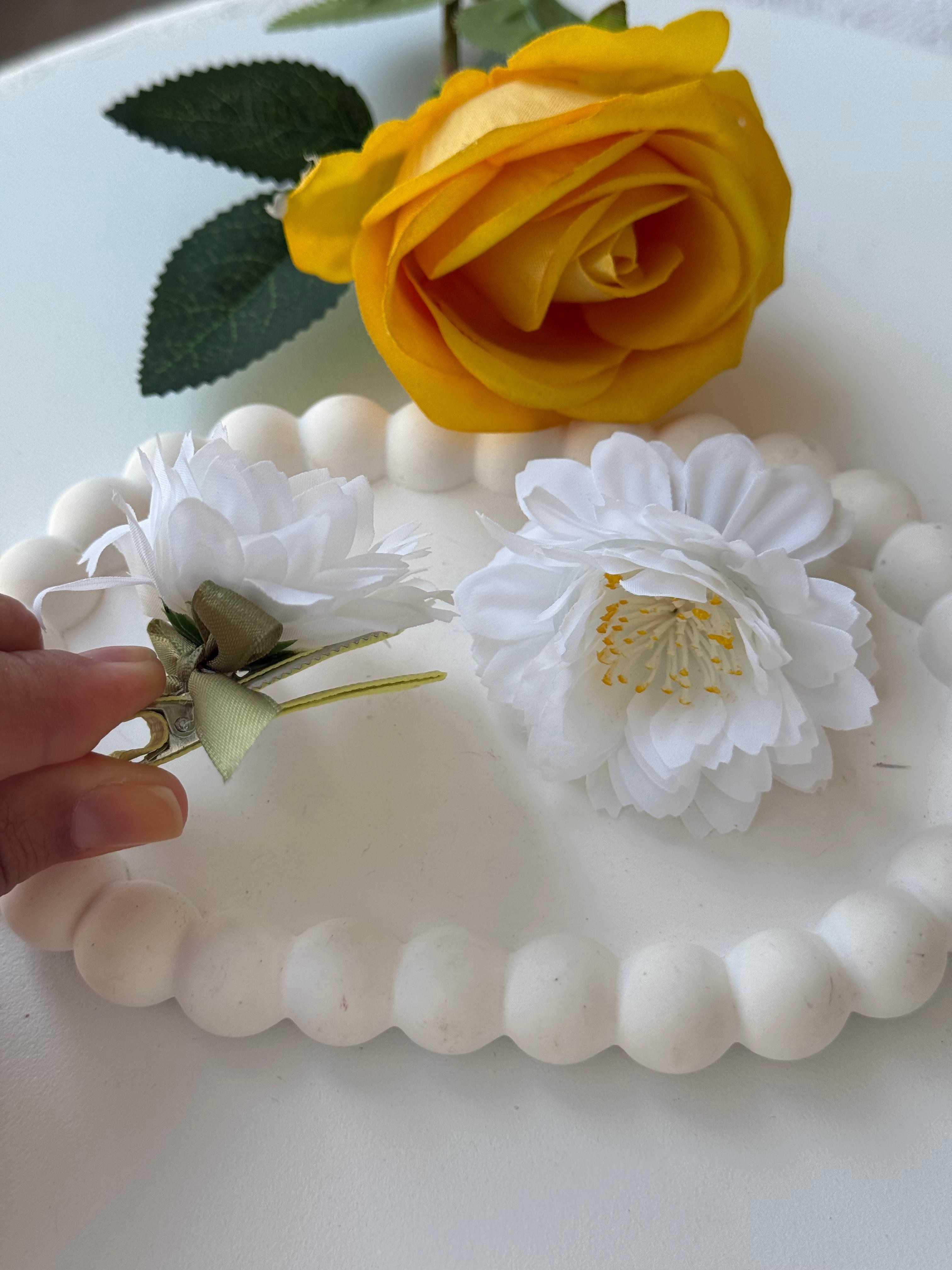 Flora Yan Toka  Beyaz
