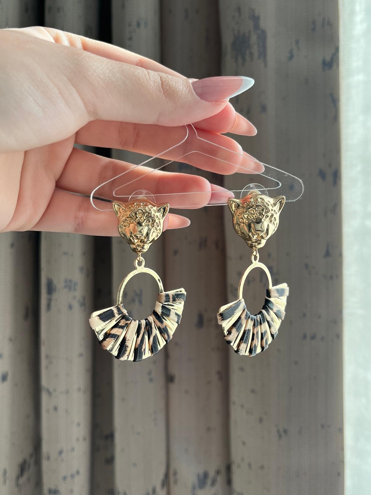 Sallantılı Leopar Küpe