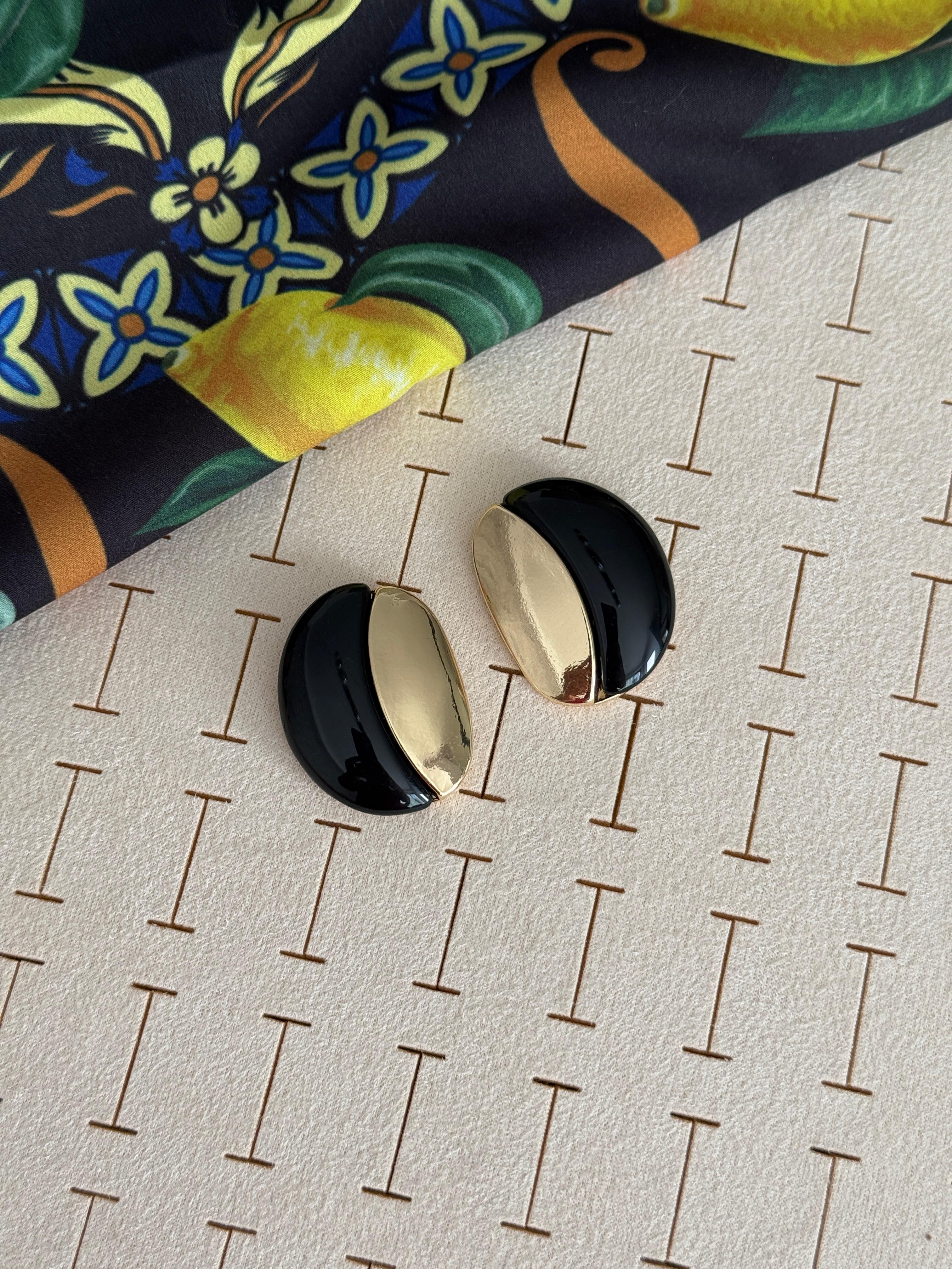 Özel Seri Gold Siyah Küpe