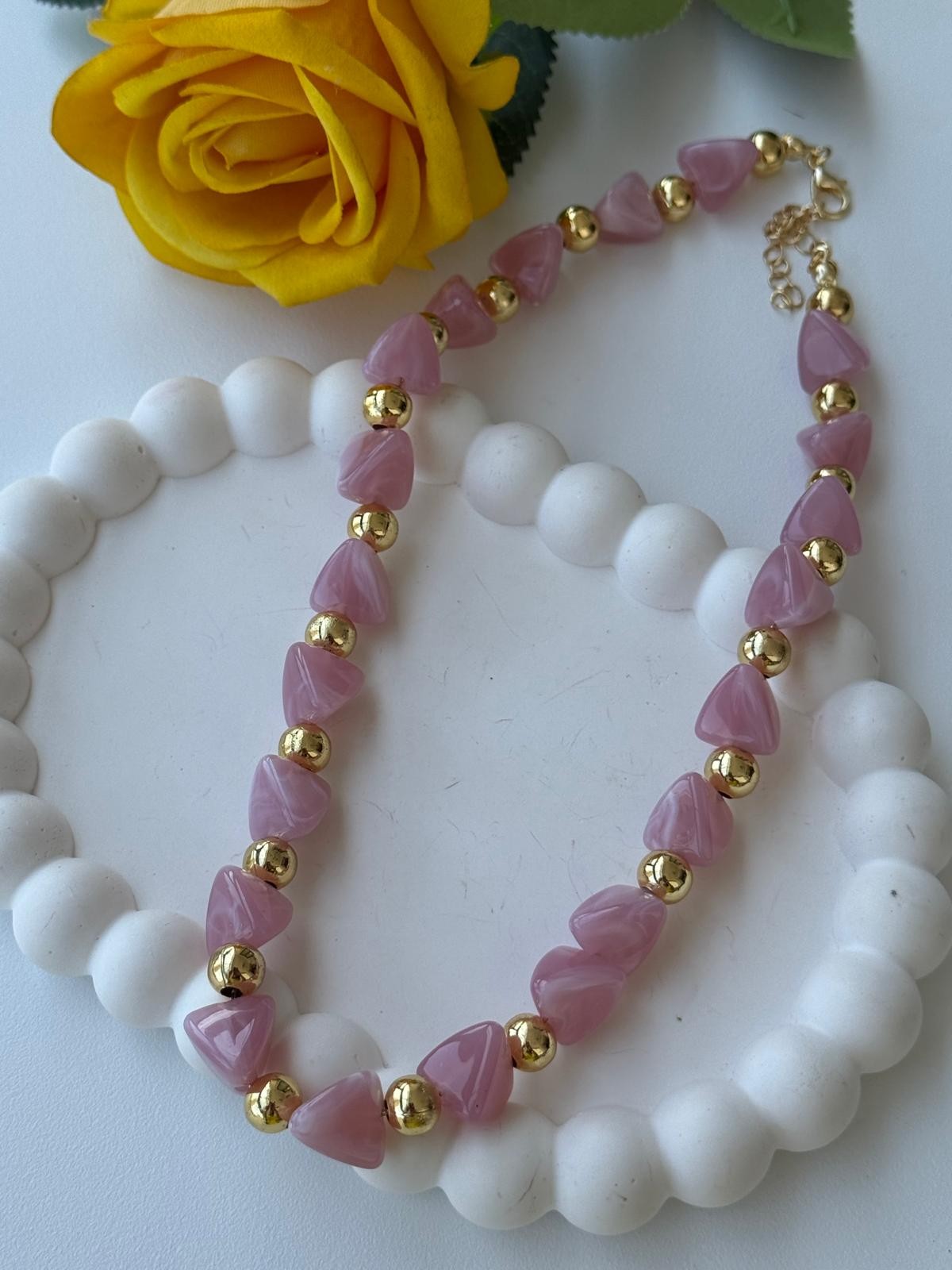 Özel Seri Pudra Pembe Piramit Taşlı Kolye