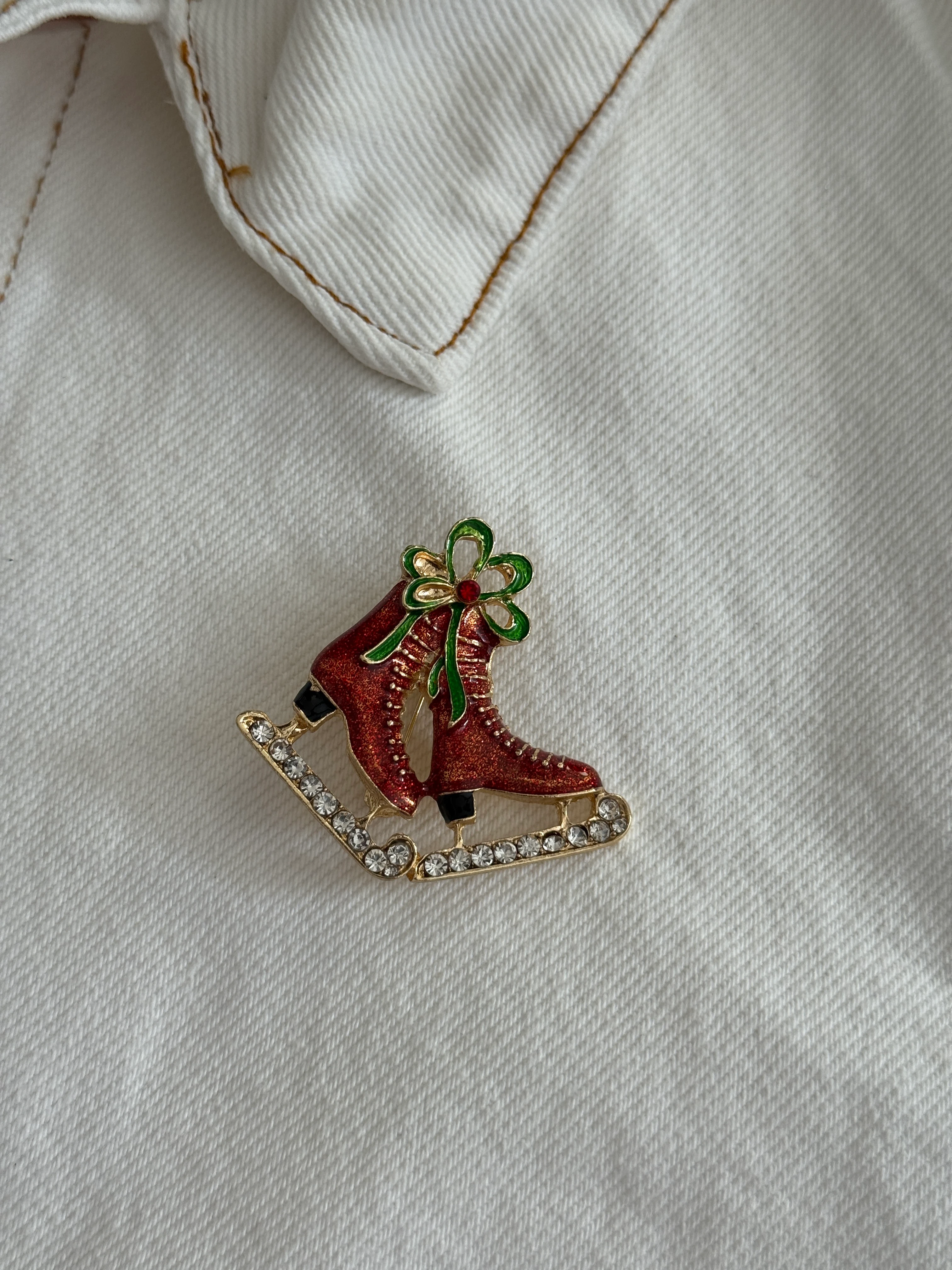 KırmızınPaten Broş