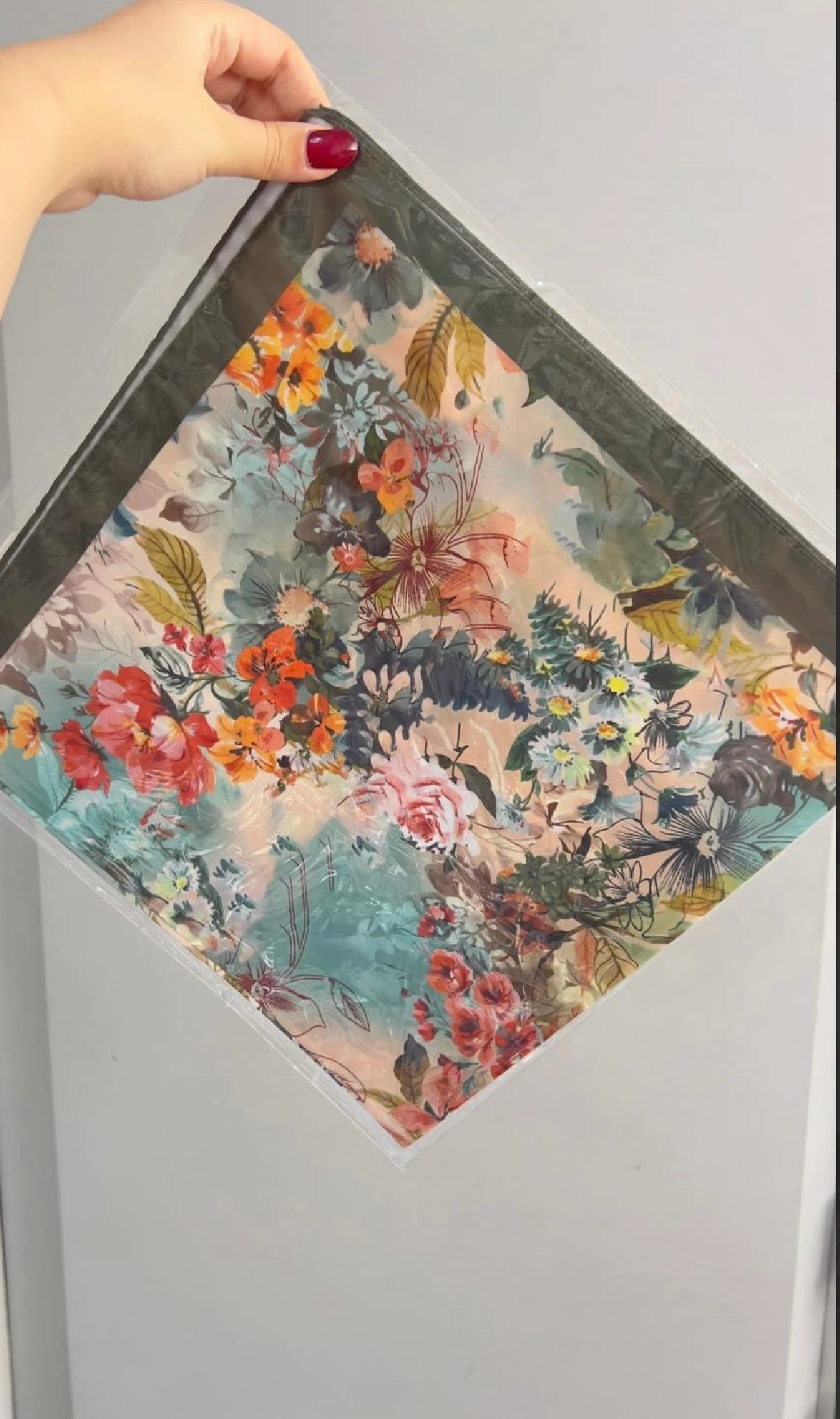 Çiçek Desenli Küf Yeşili Fular 70x70