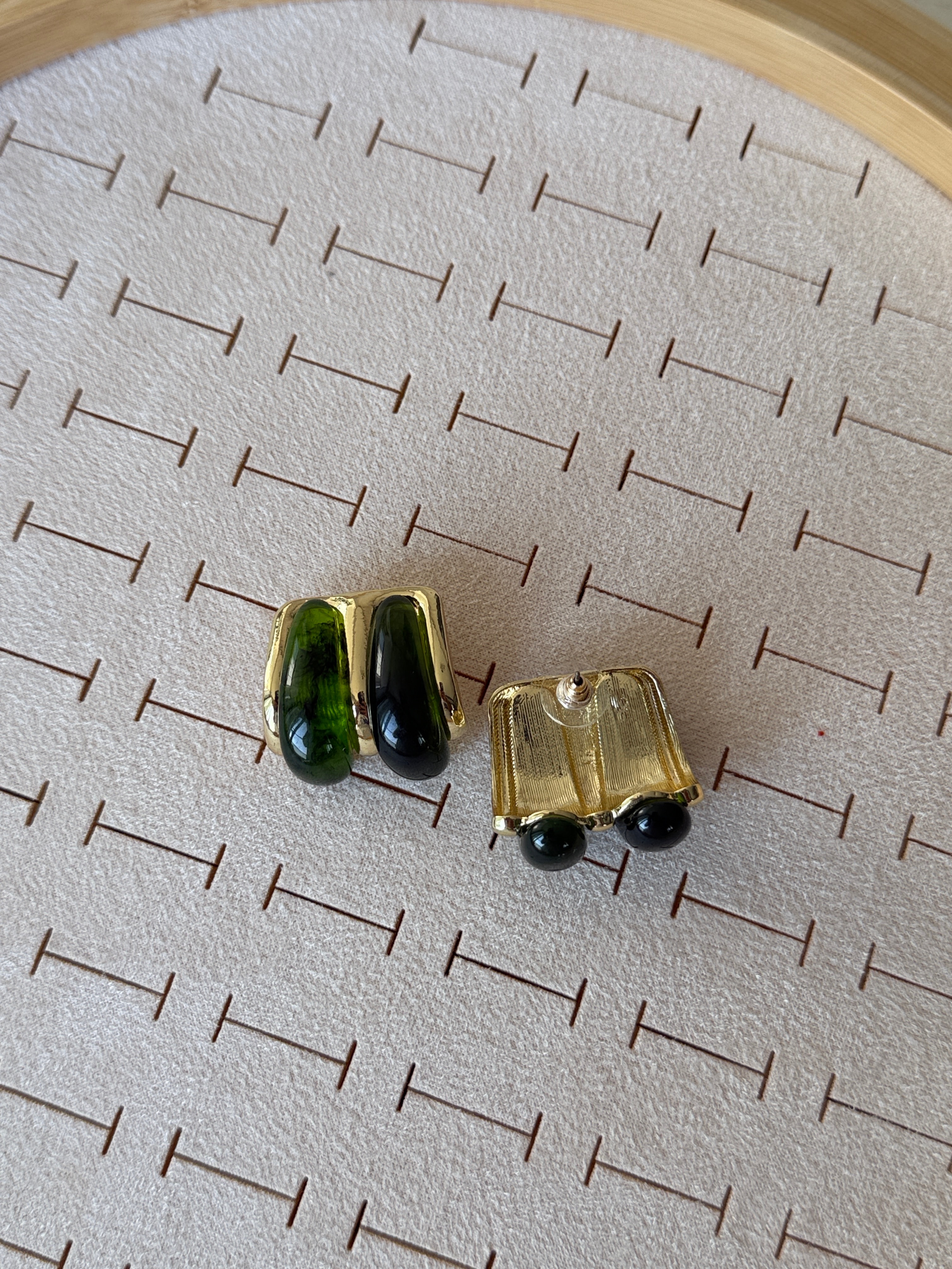 Özel Seri Marka Model Zümrüt Yeşili Küpe