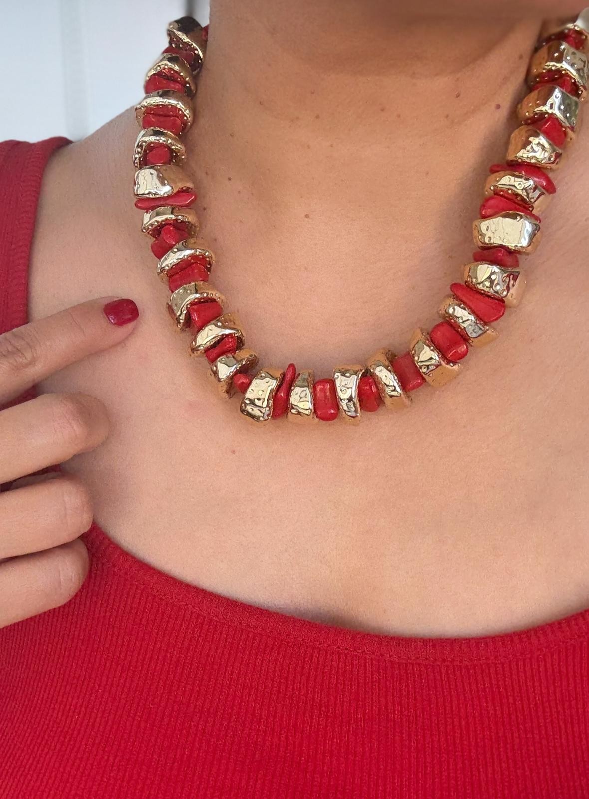 Marka Model Doreli Kırmızı Taşlı Kolye