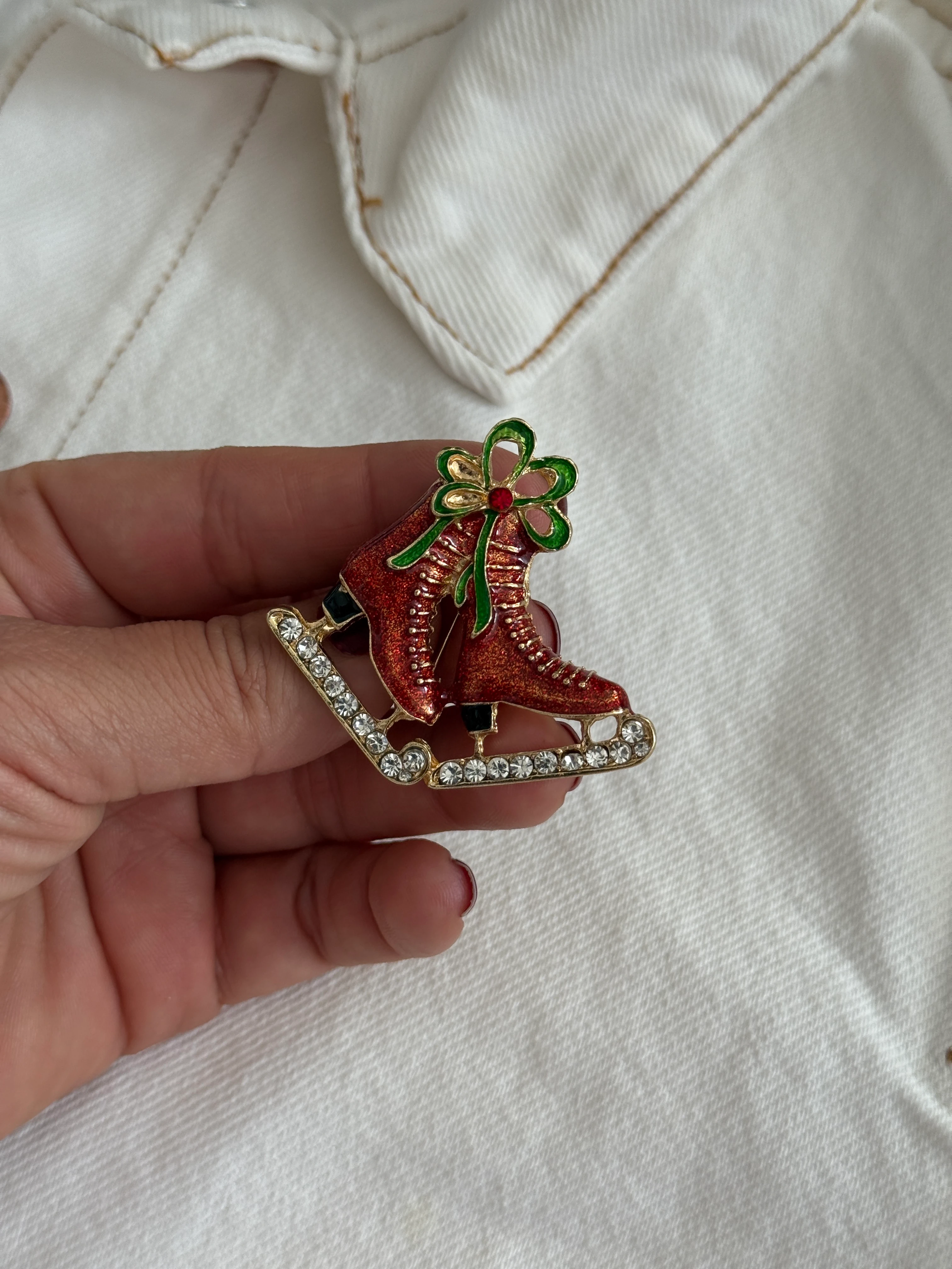 KırmızınPaten Broş