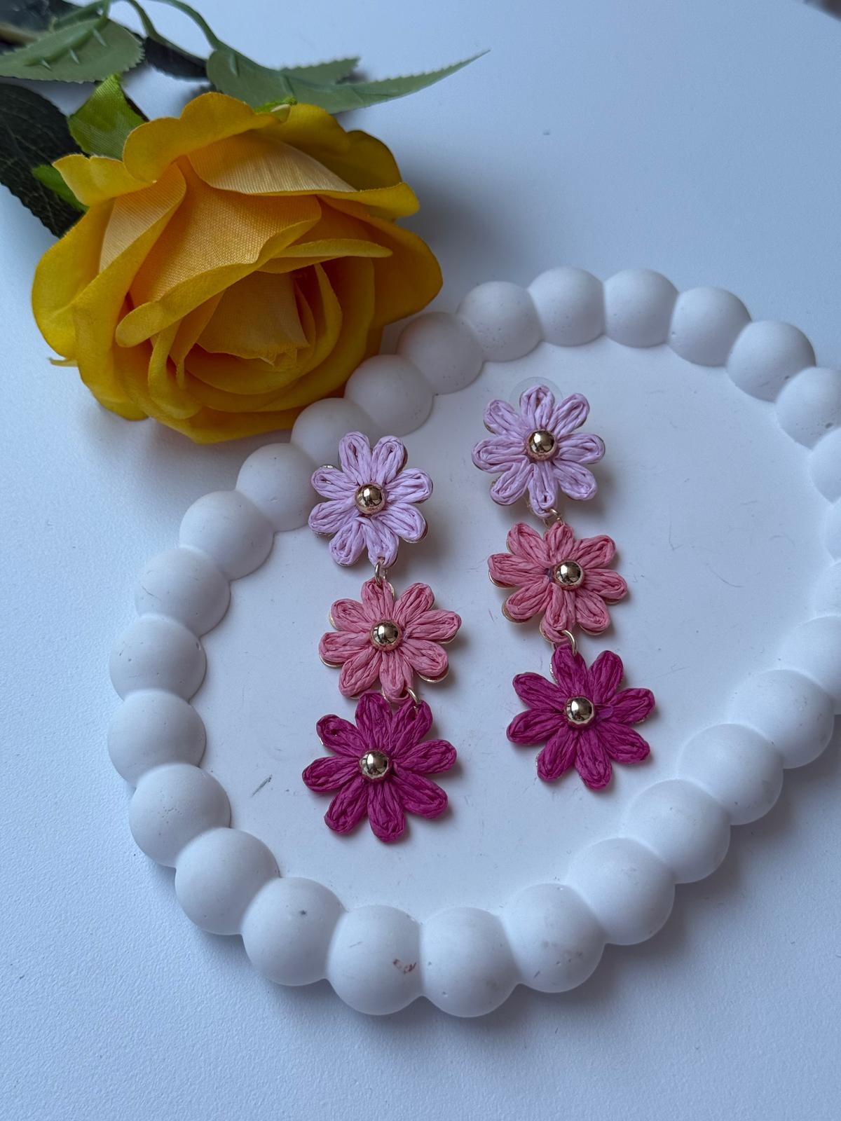 Özel Seri Sallantılı Pembe Çiçek Küpe 
