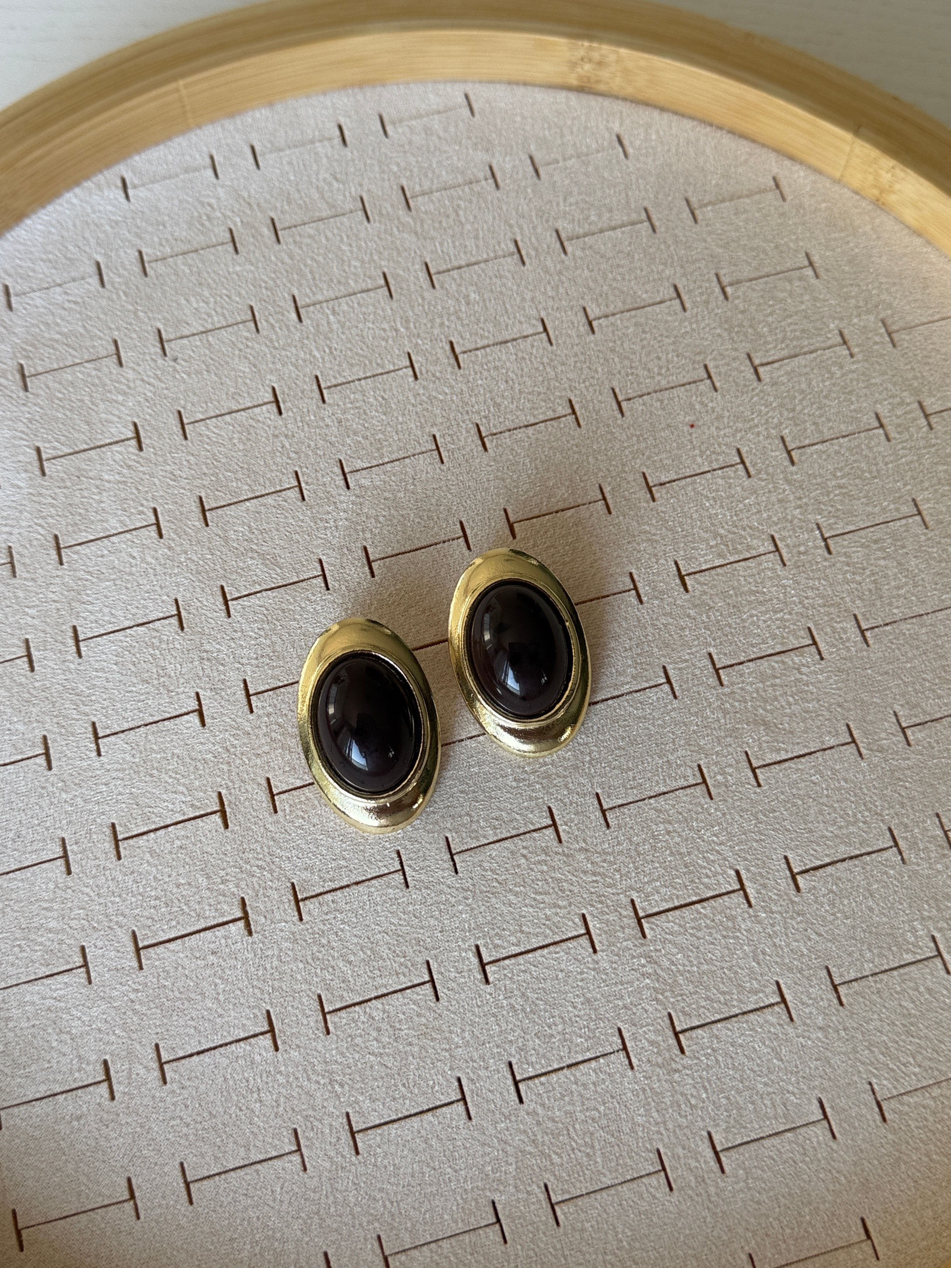 Özel Seri Marka Model Oval Kahve Renk Küpe 