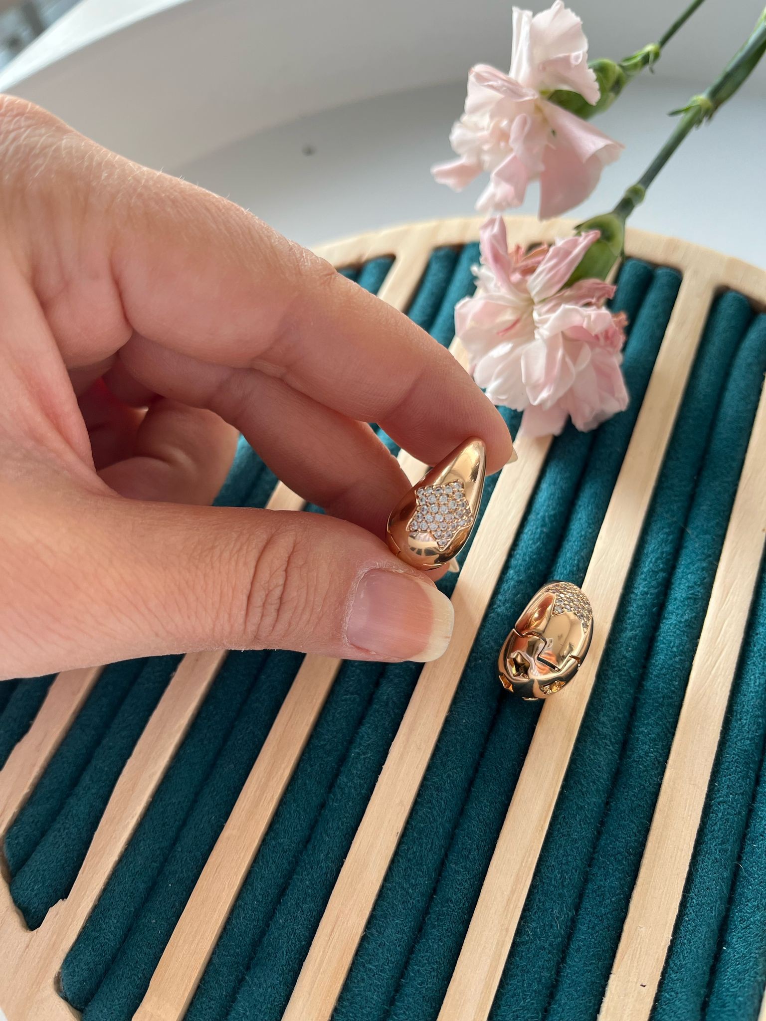 Vip 18K Yıldızlı Tombul Küpe