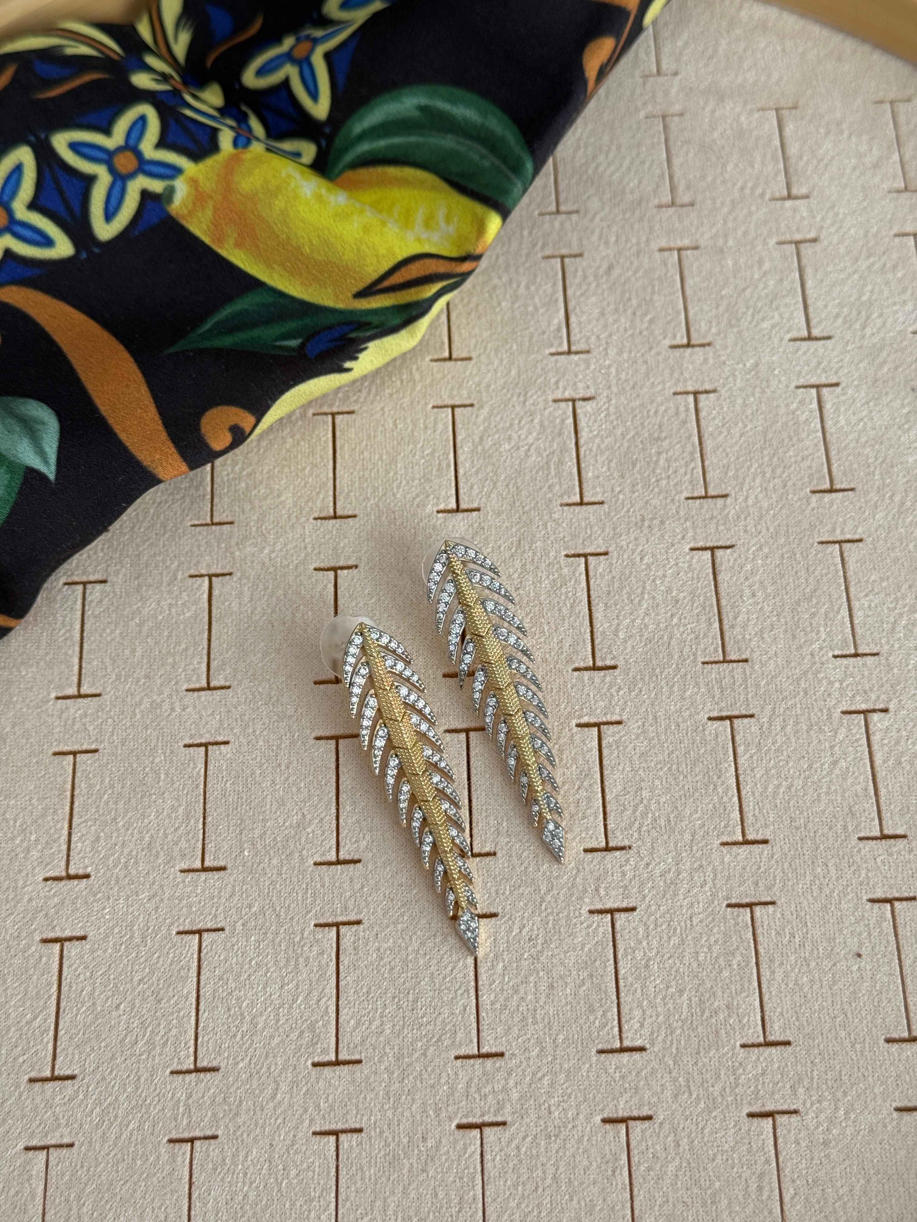 Özel Seri Çift Renkli Zirkon Taşlı Yaprak Küpe