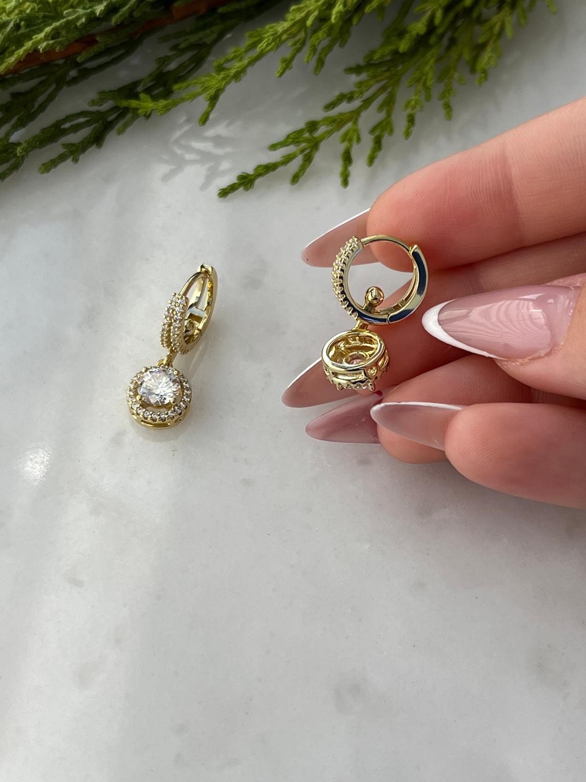 Vip 14K Beyaz Yuvarlak Taşlı Halka Küpe