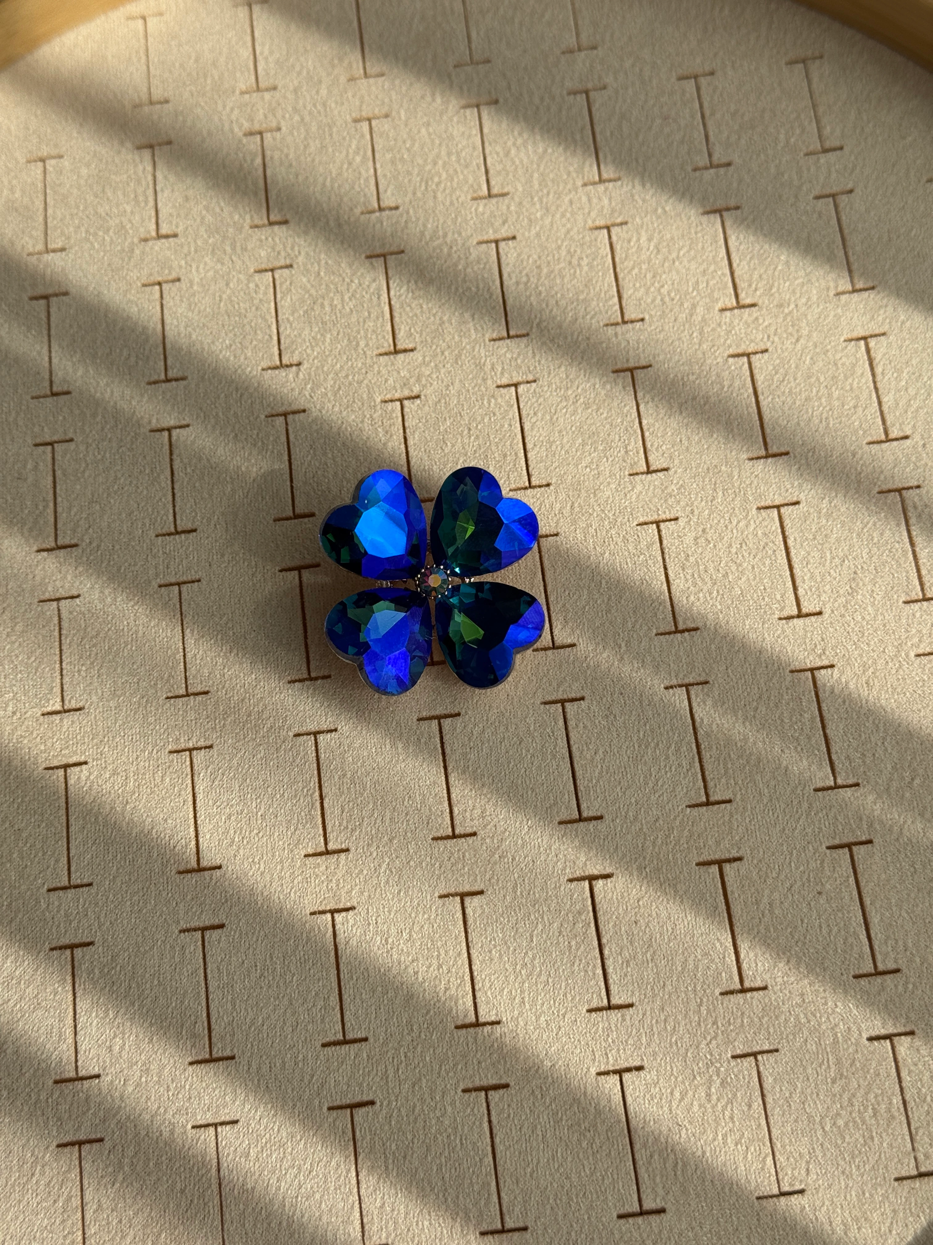 Özel Seri Mavi Çiçek Broş