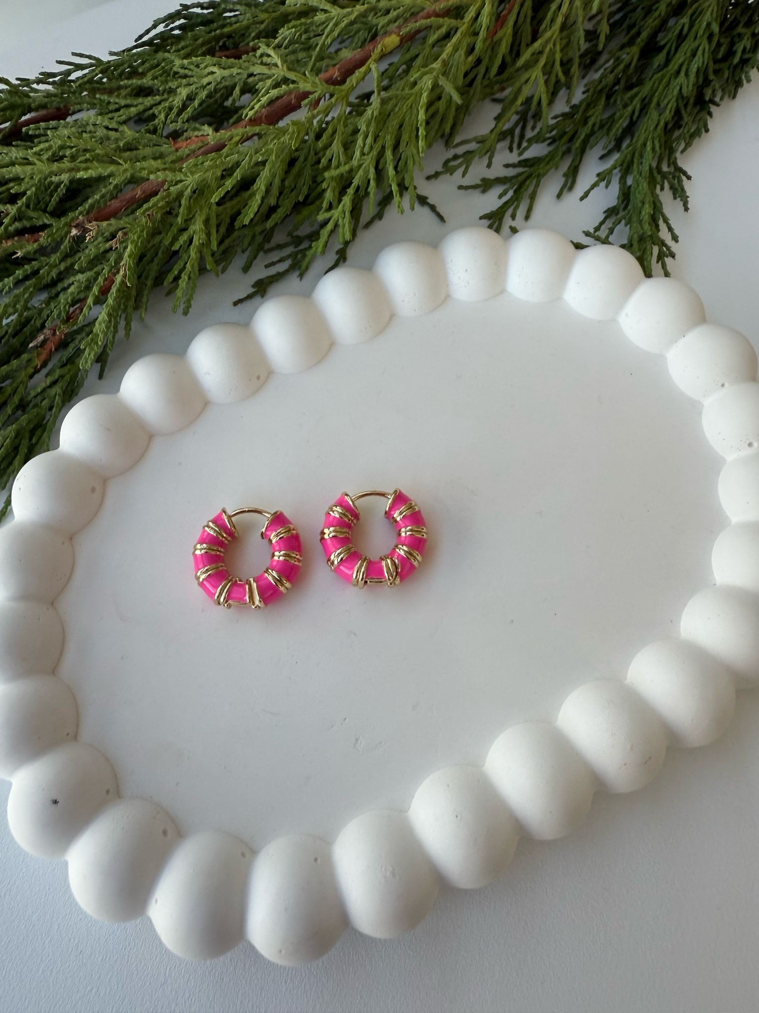Özel Seri Minimal Pembe Halka Küpe