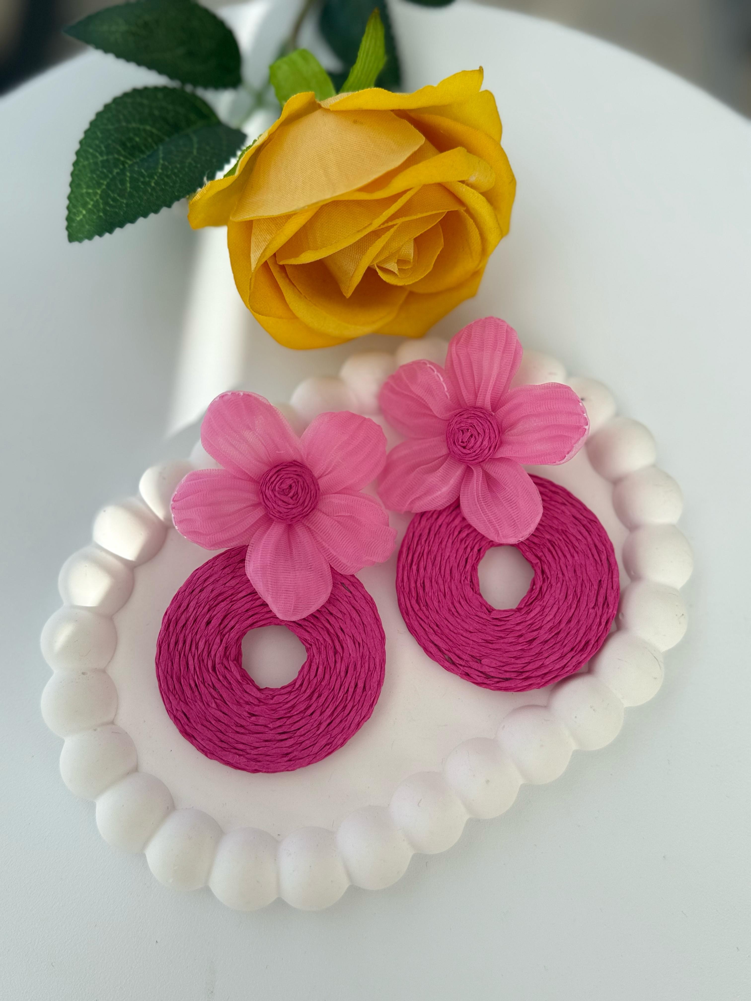 Özel Seri Pink Flowers Hasır Küpe