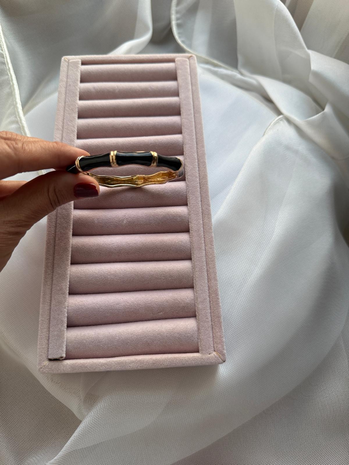 Özel Seri Mineli Kelepçe Bileklik-Siyah