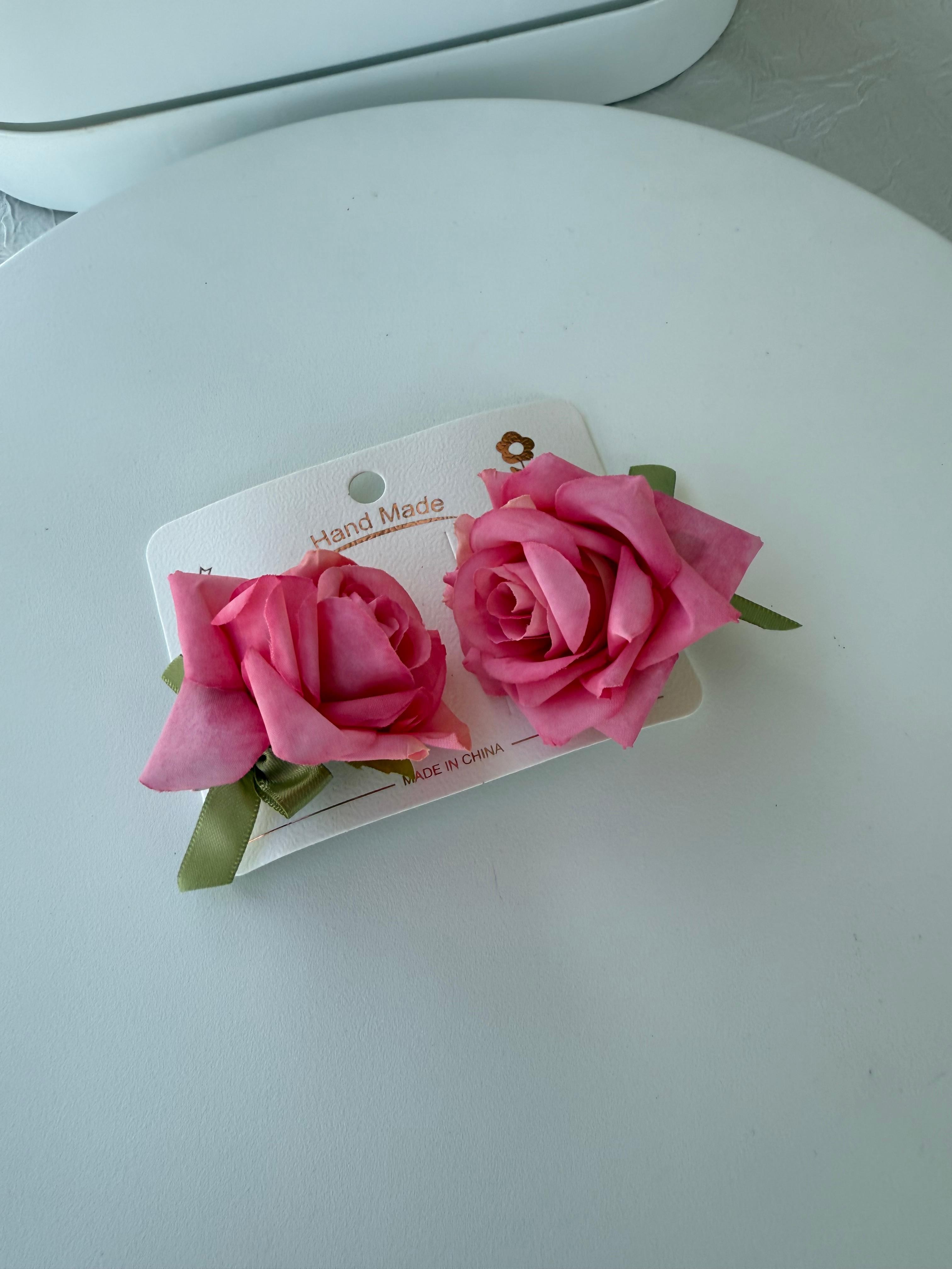 Pembe Güllü Yan Toka