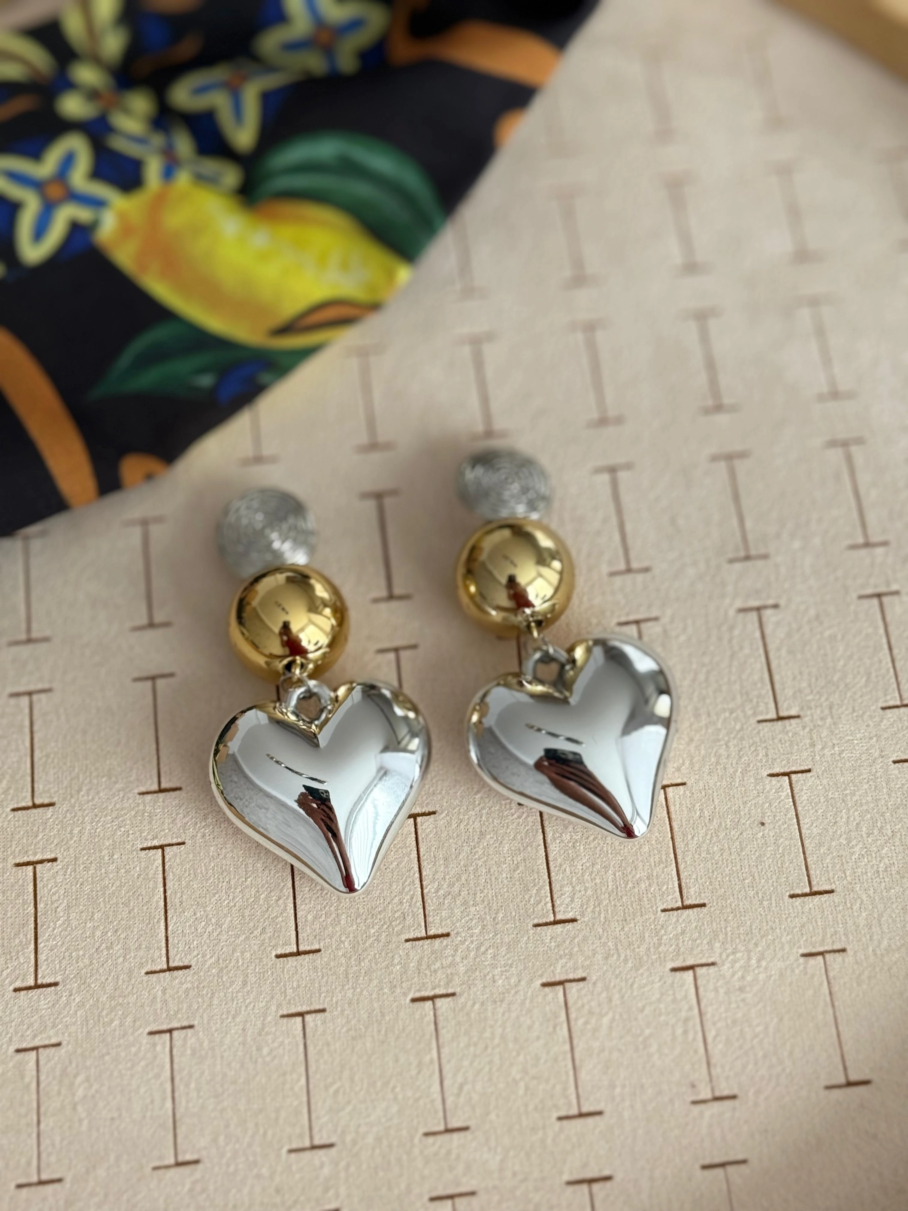 Özel Seri Çift Renkli Mix Kalp Küpe 