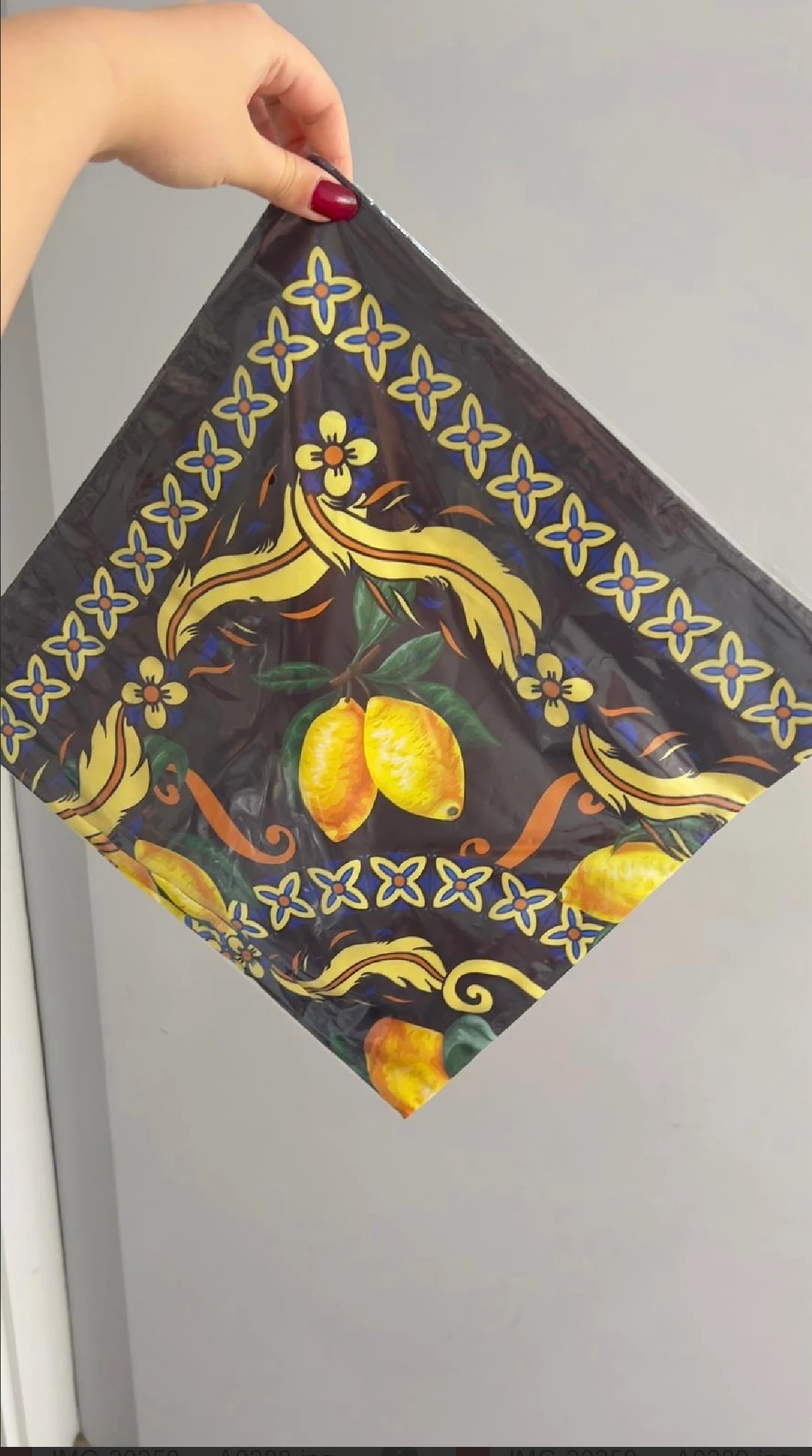 Limon Desenli Siyah Fular 70x70