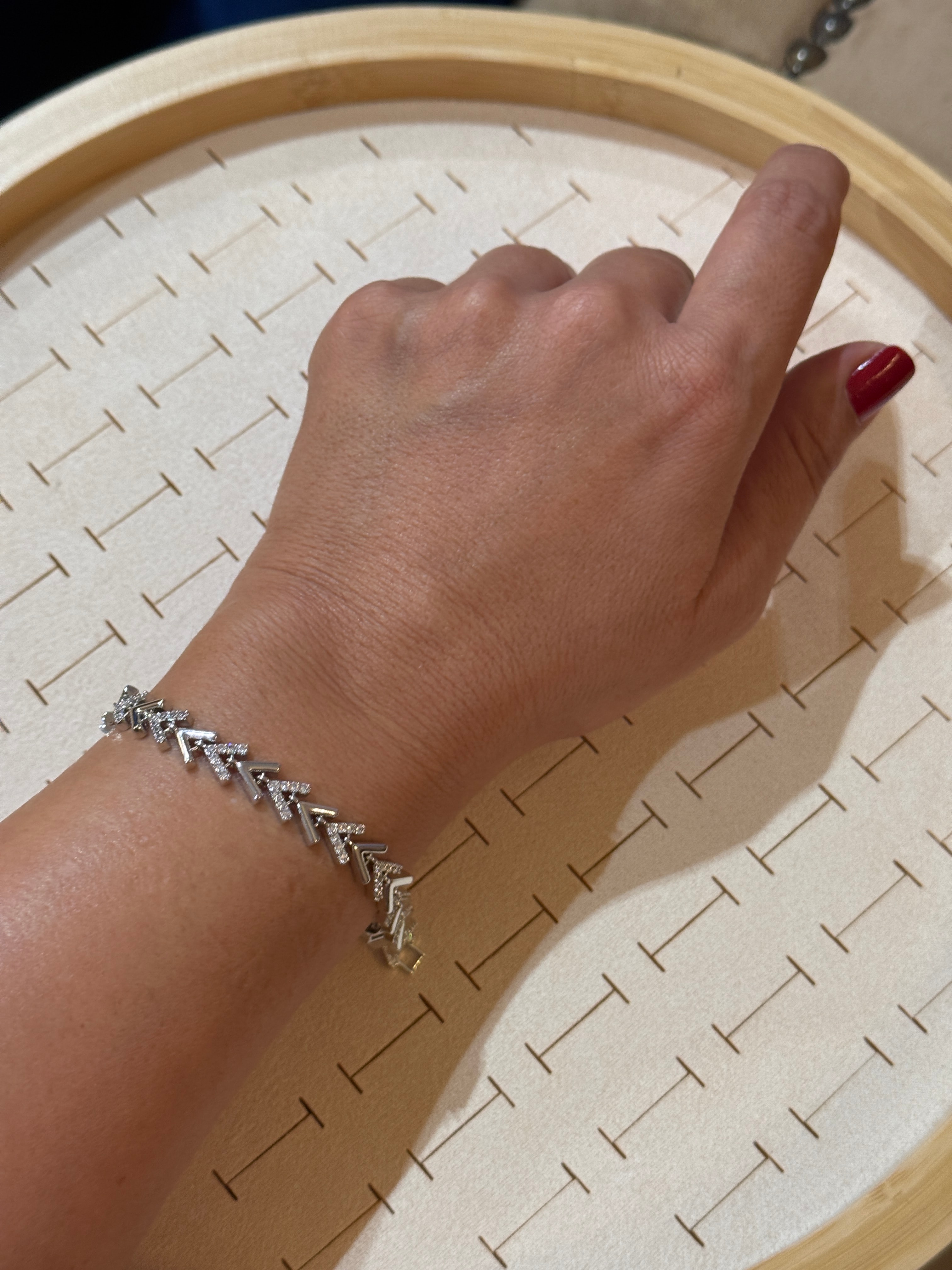 Vip Zirkon Taşlı V Model Bileklik 