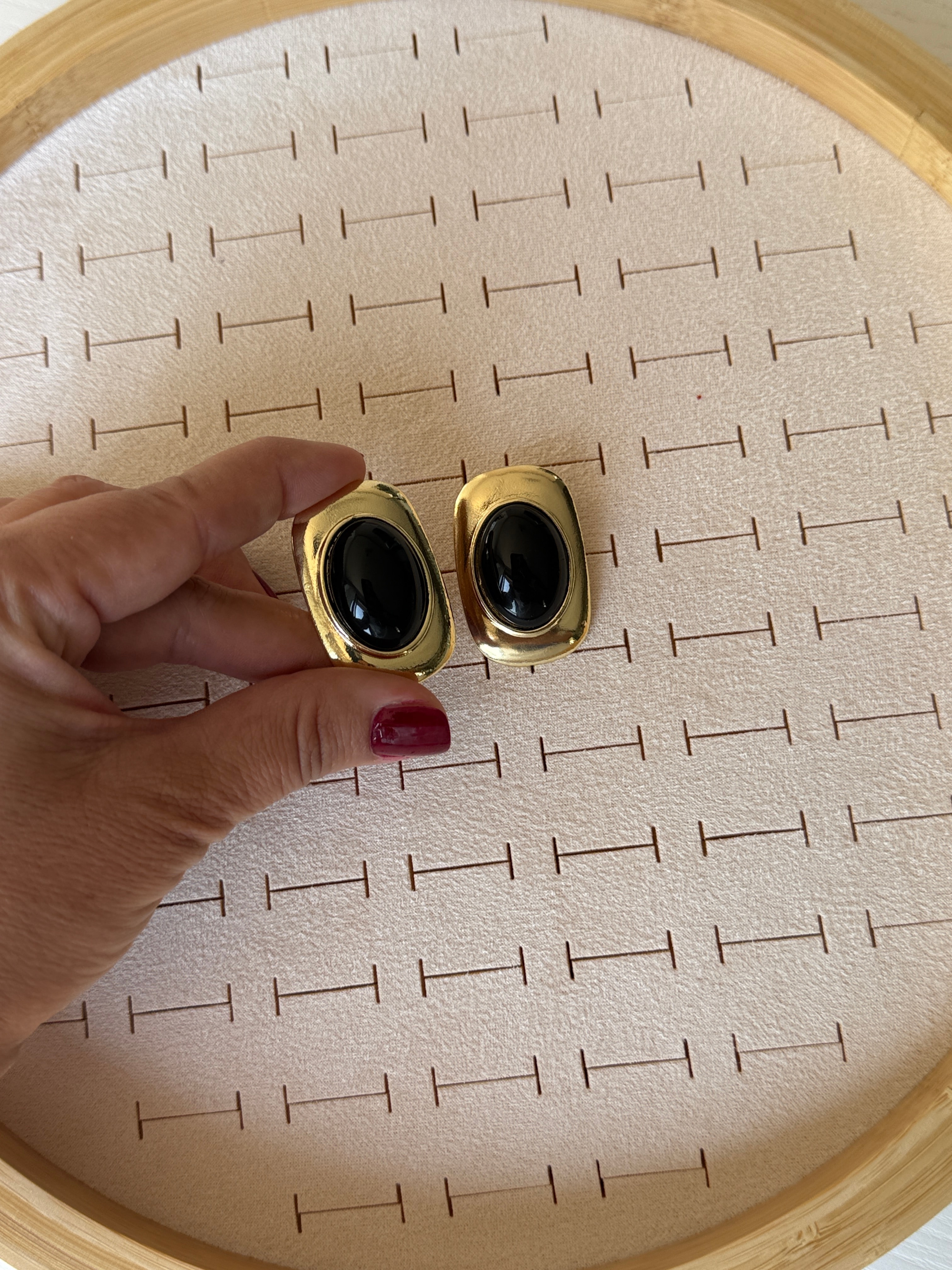 Özel Seri Marka Model  Oval Siyah Opal Taşlı Küpe