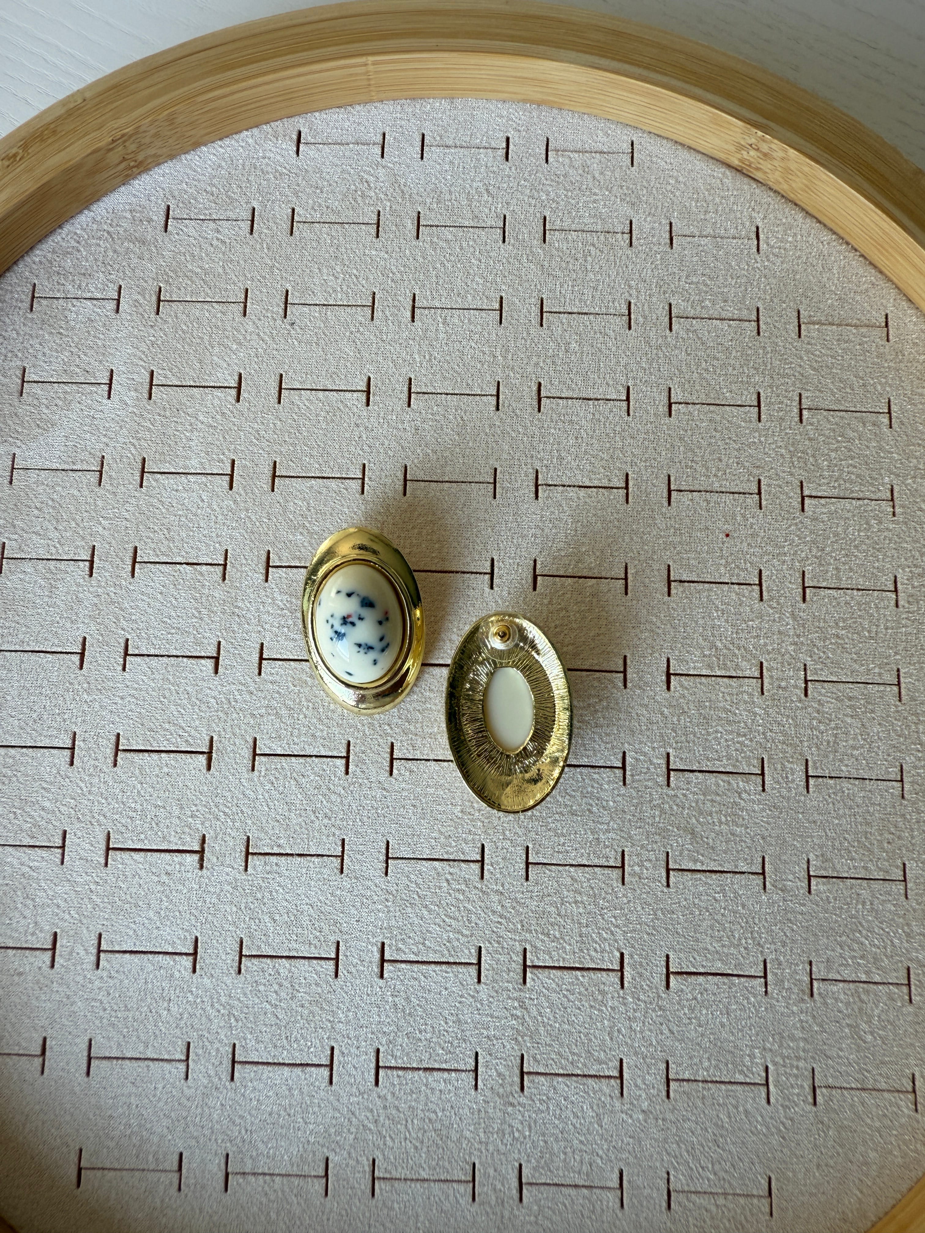 Özel Seri Marka Model Vintage Ekru Küpe