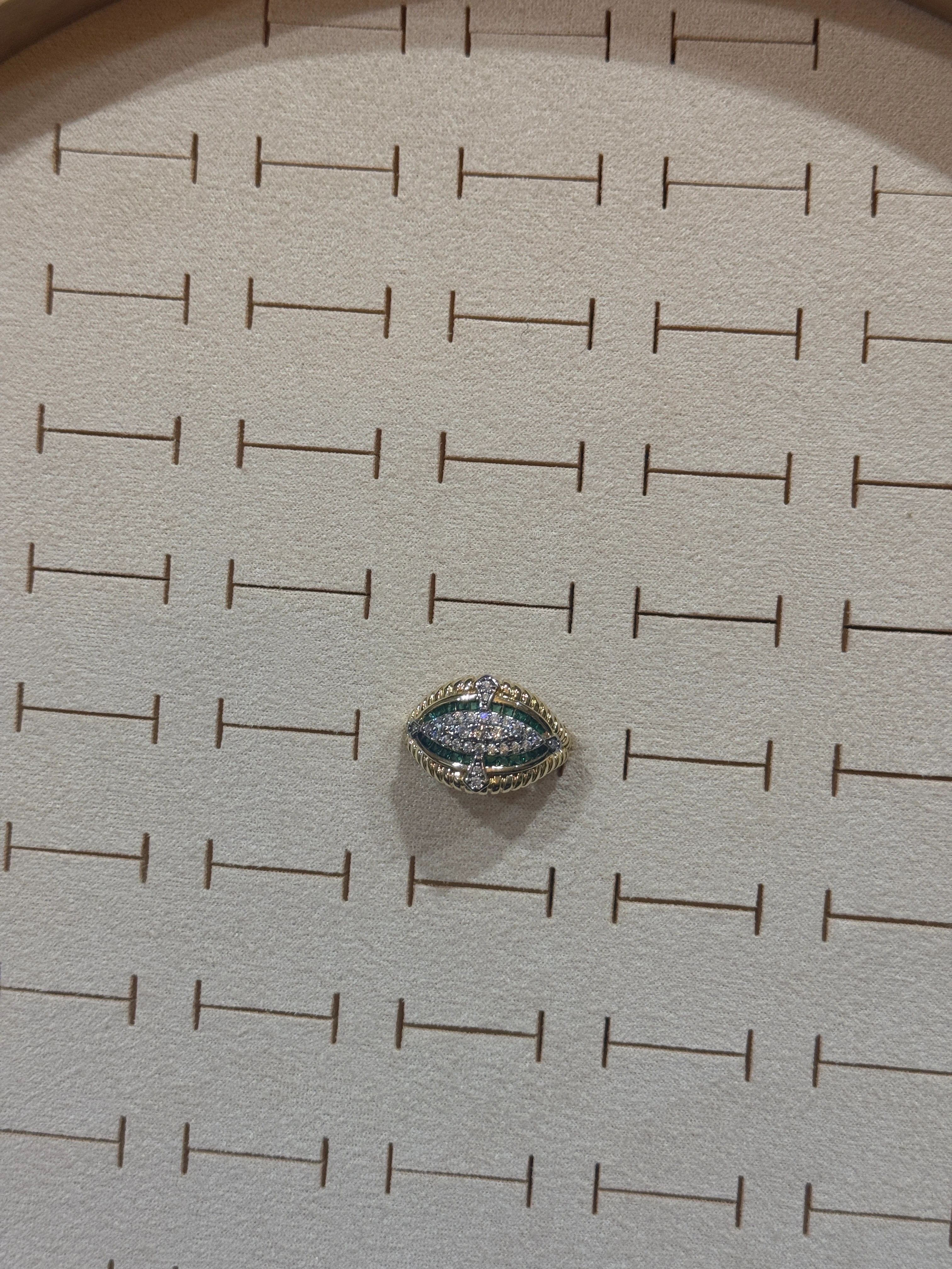 Özel Seri Yeşil Göz Yüzük