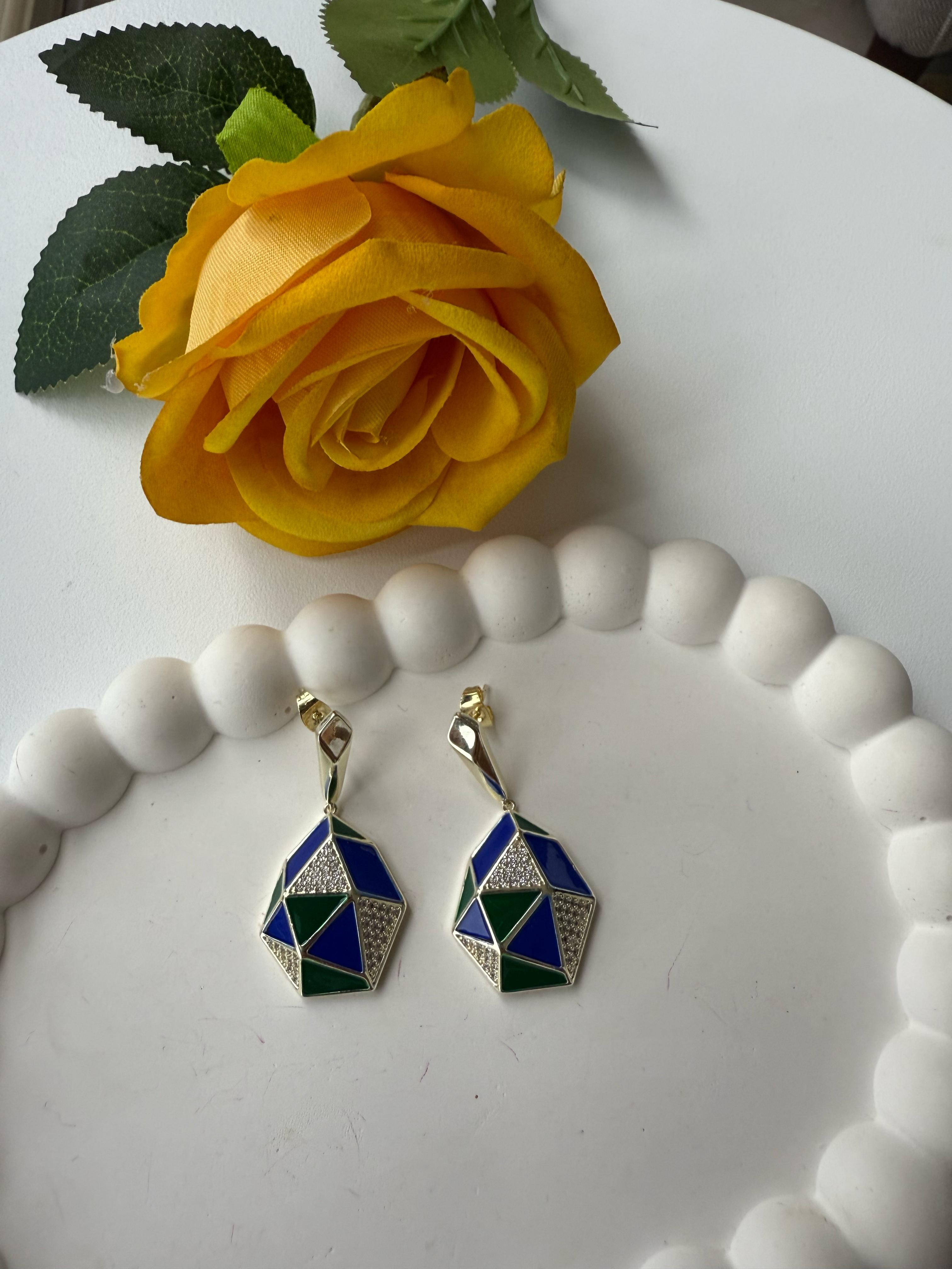 Özel Seri 14k Taşlı Mineli Geometrik Küpe Gold