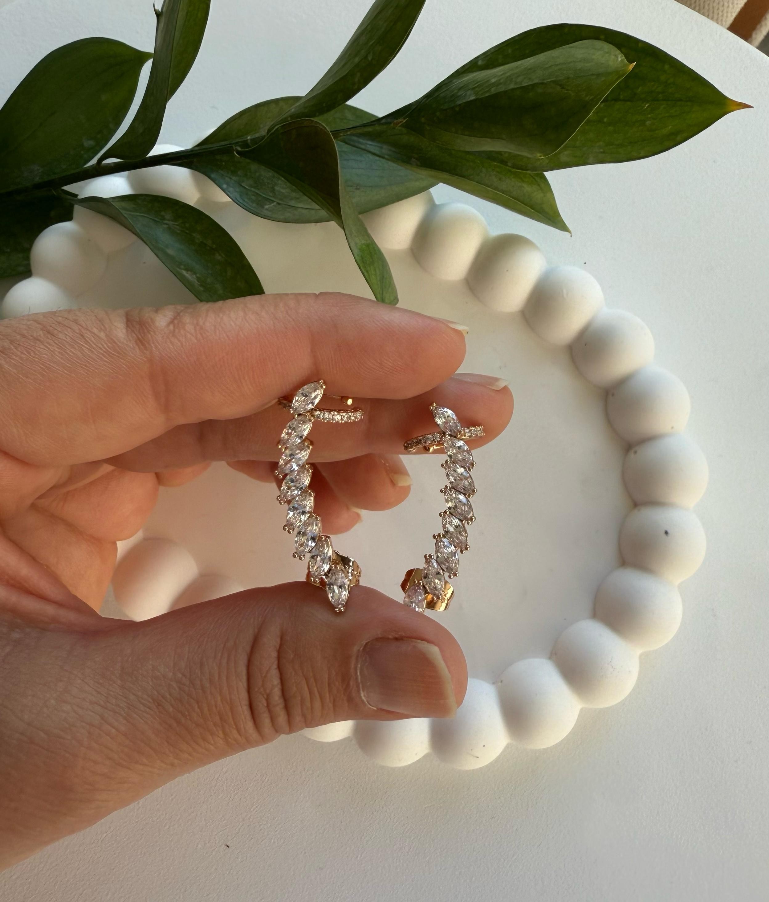 Vip 18K Başak Kıkırdak Küpe