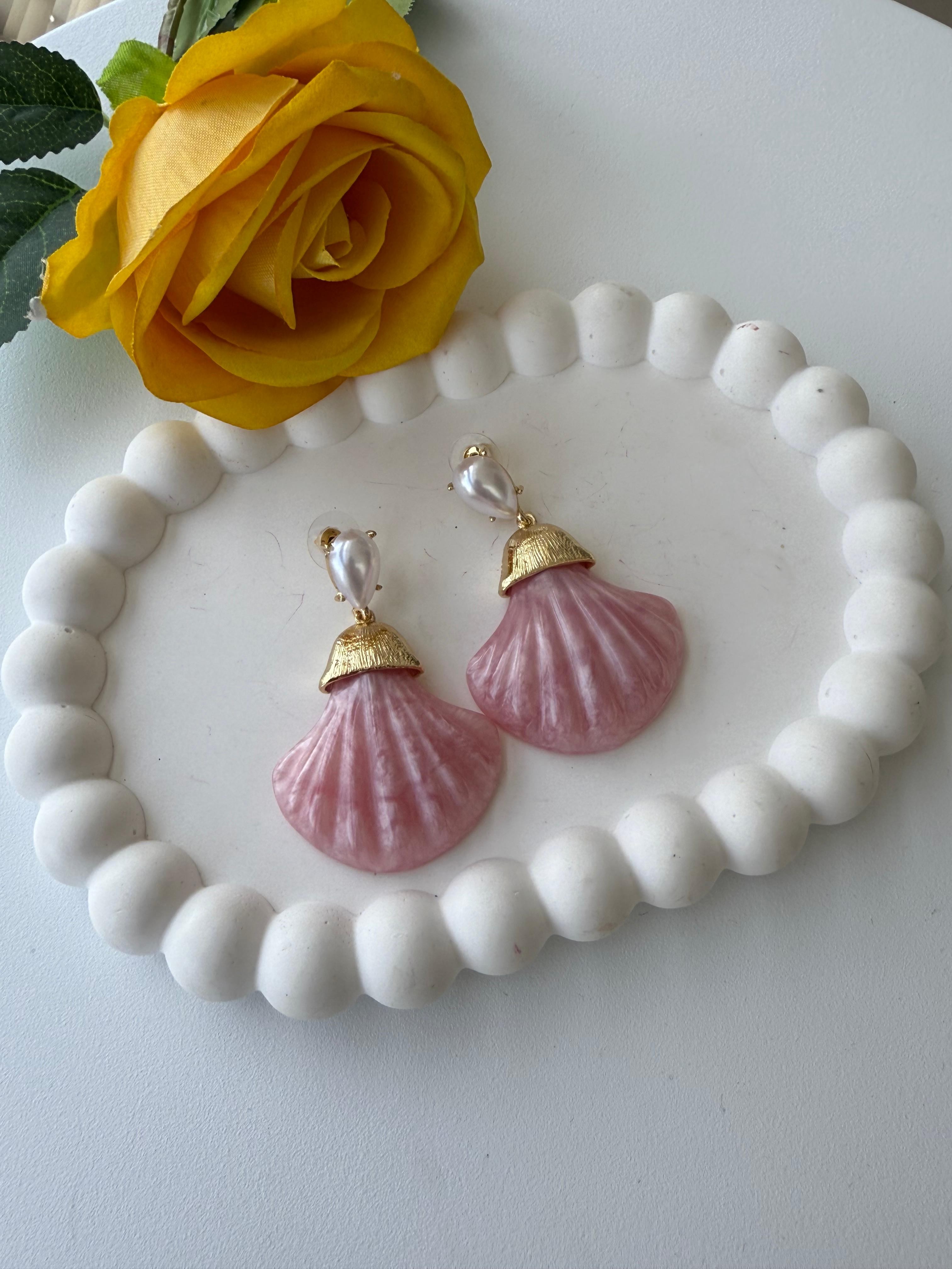 Özel Seri Damla  İncili İstiridye Küpe Pembe