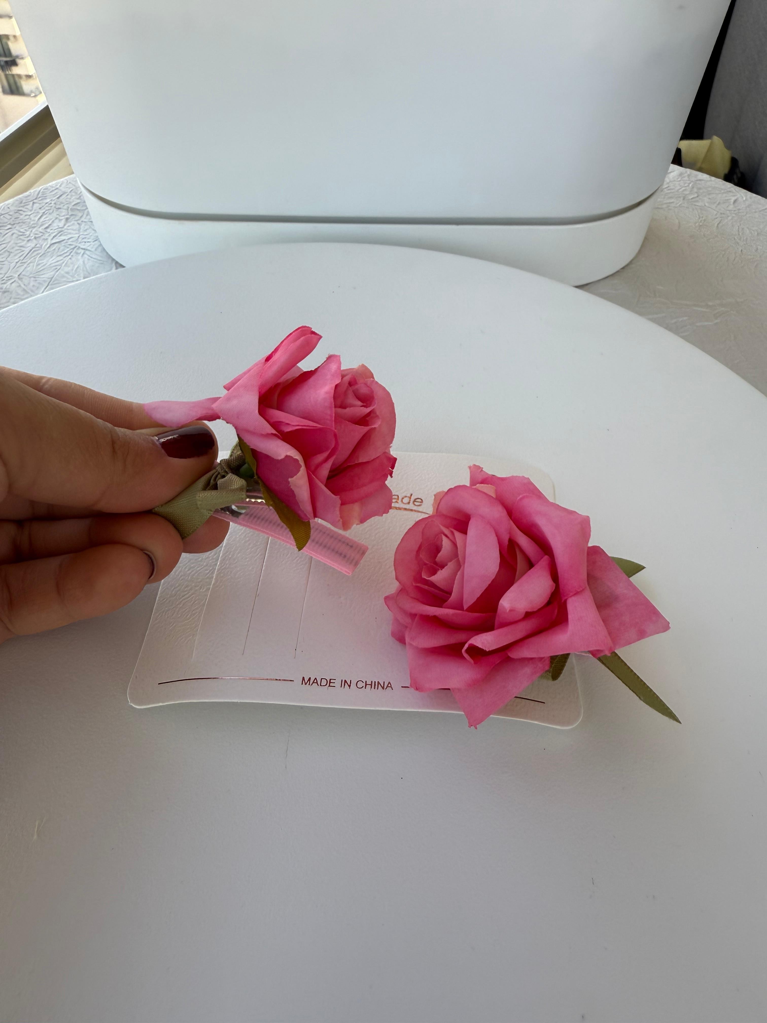 Pembe Güllü Yan Toka