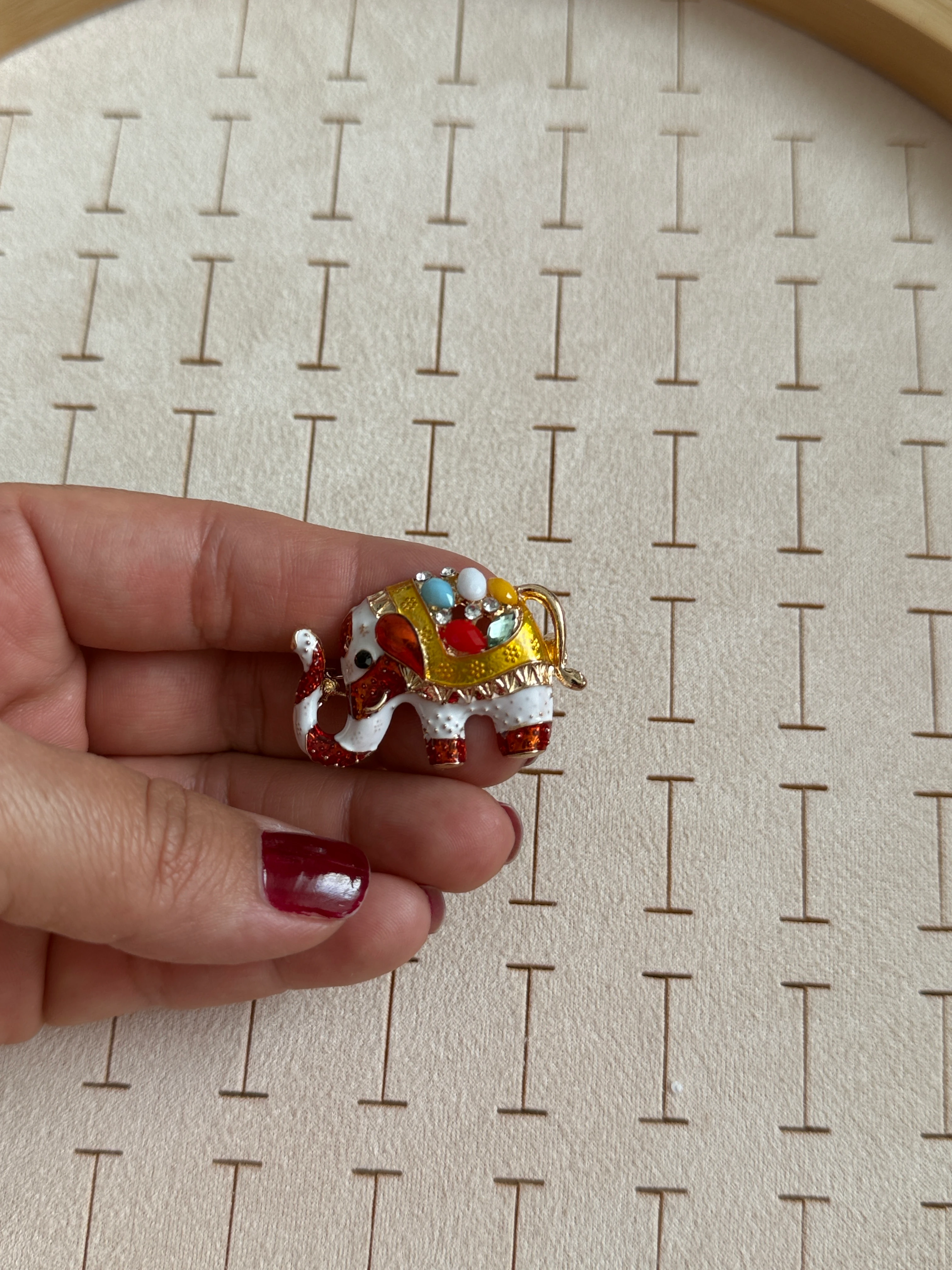 Özel Seri Renkli Fil Broş