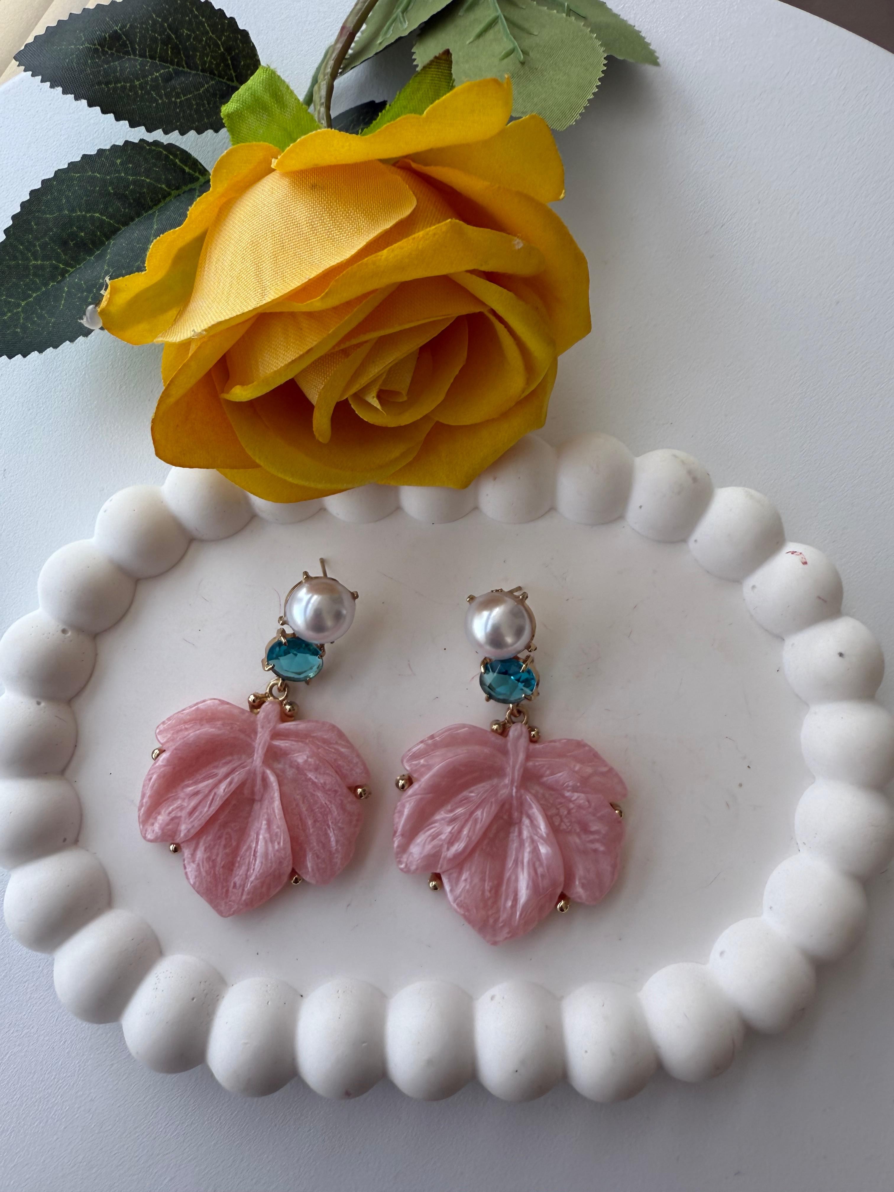 Özel Seri  Top İncili Yaprak Küpe  Pembe