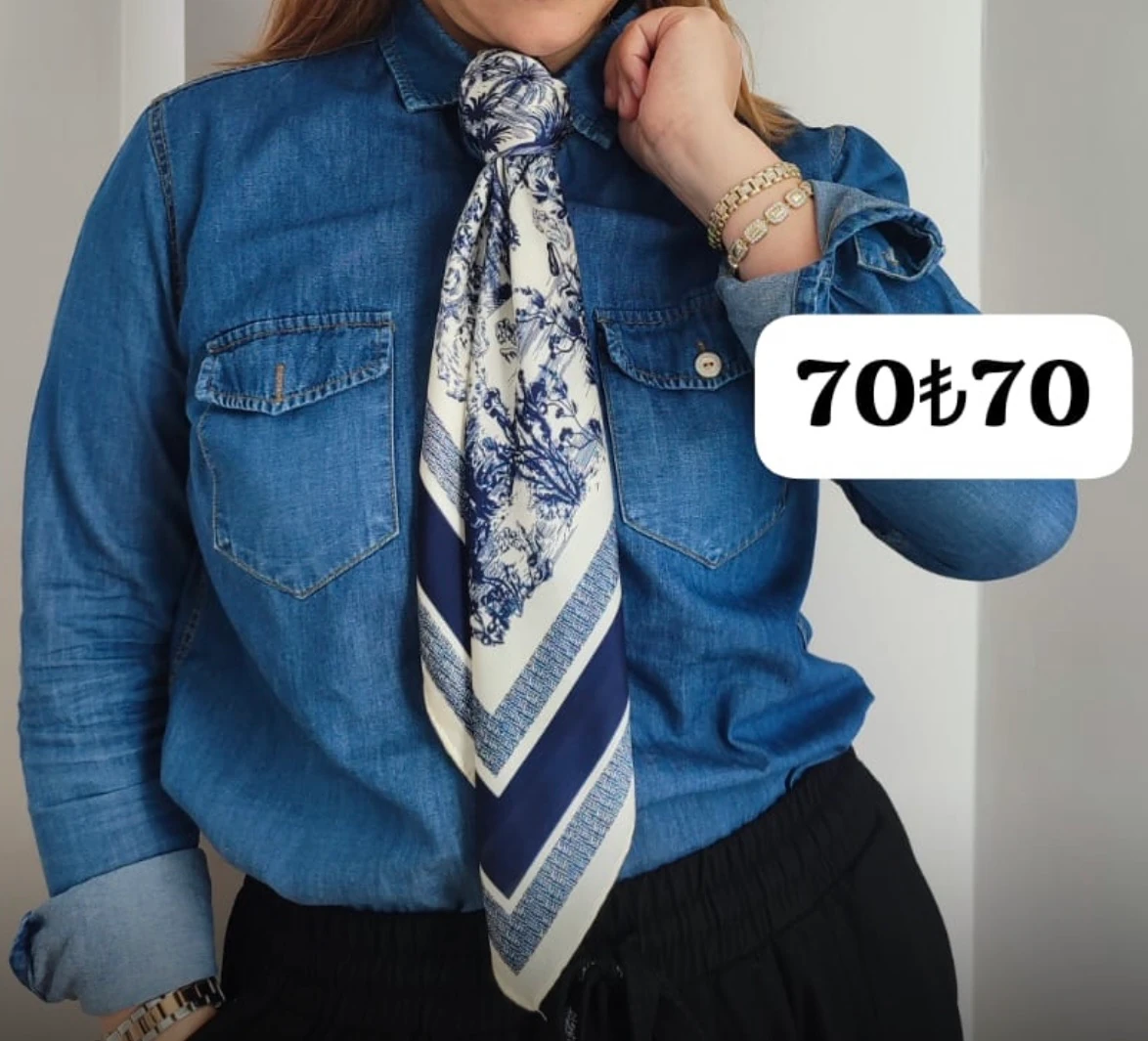 Mavi Beyaz Saten Fular 70x70