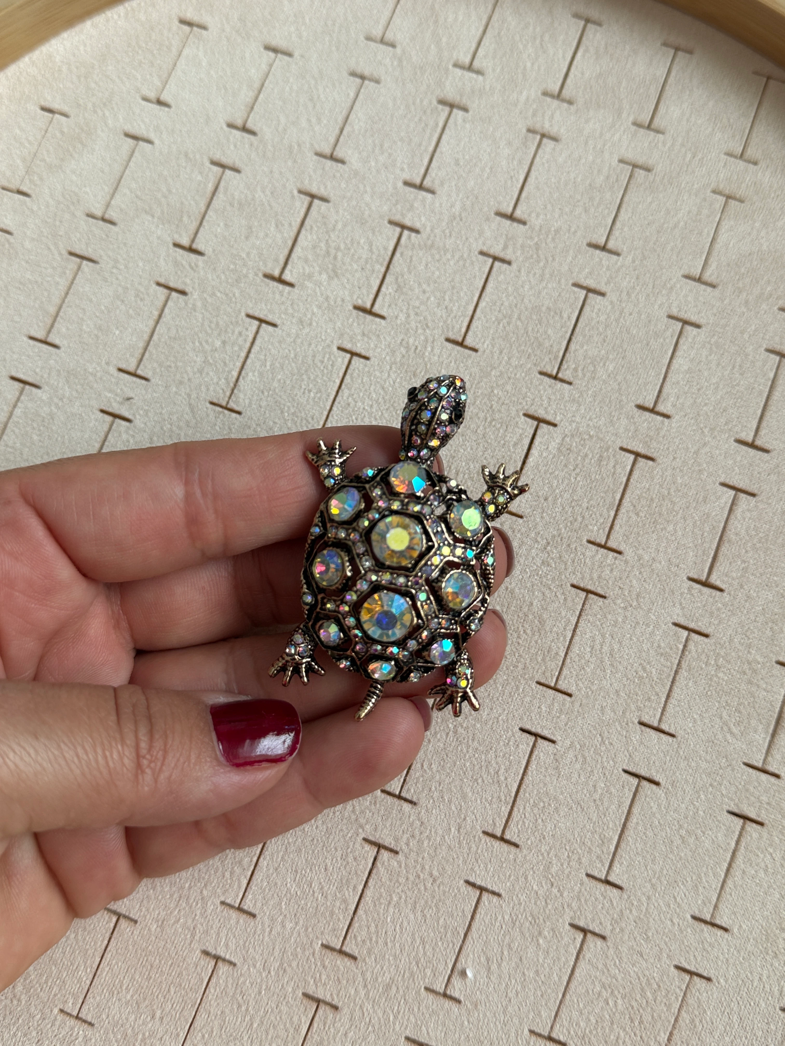 Özel Seri Gri Gömme Taşlı Kaplumbağa Broş