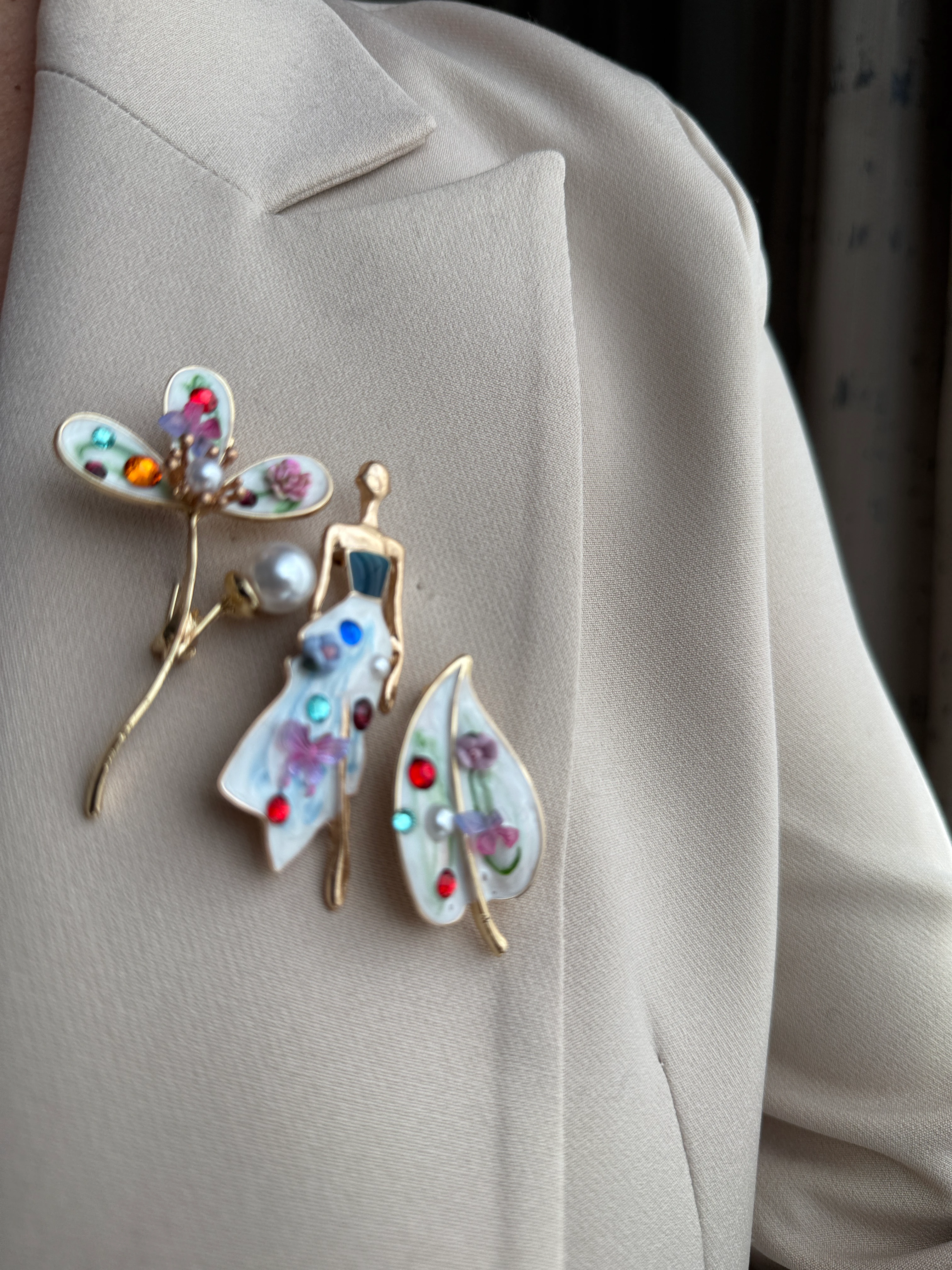 Özel Seri 3’lü Beyaz Mineli Broş Kombini