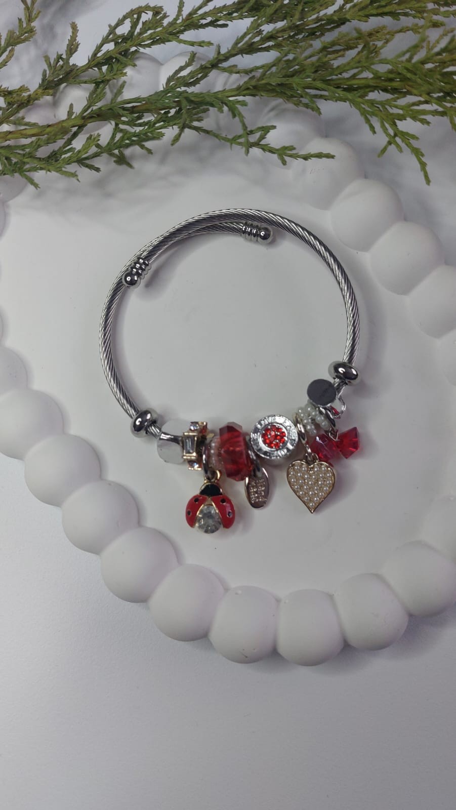 Uğur Böcekli Charmlı Gri  Bileklik