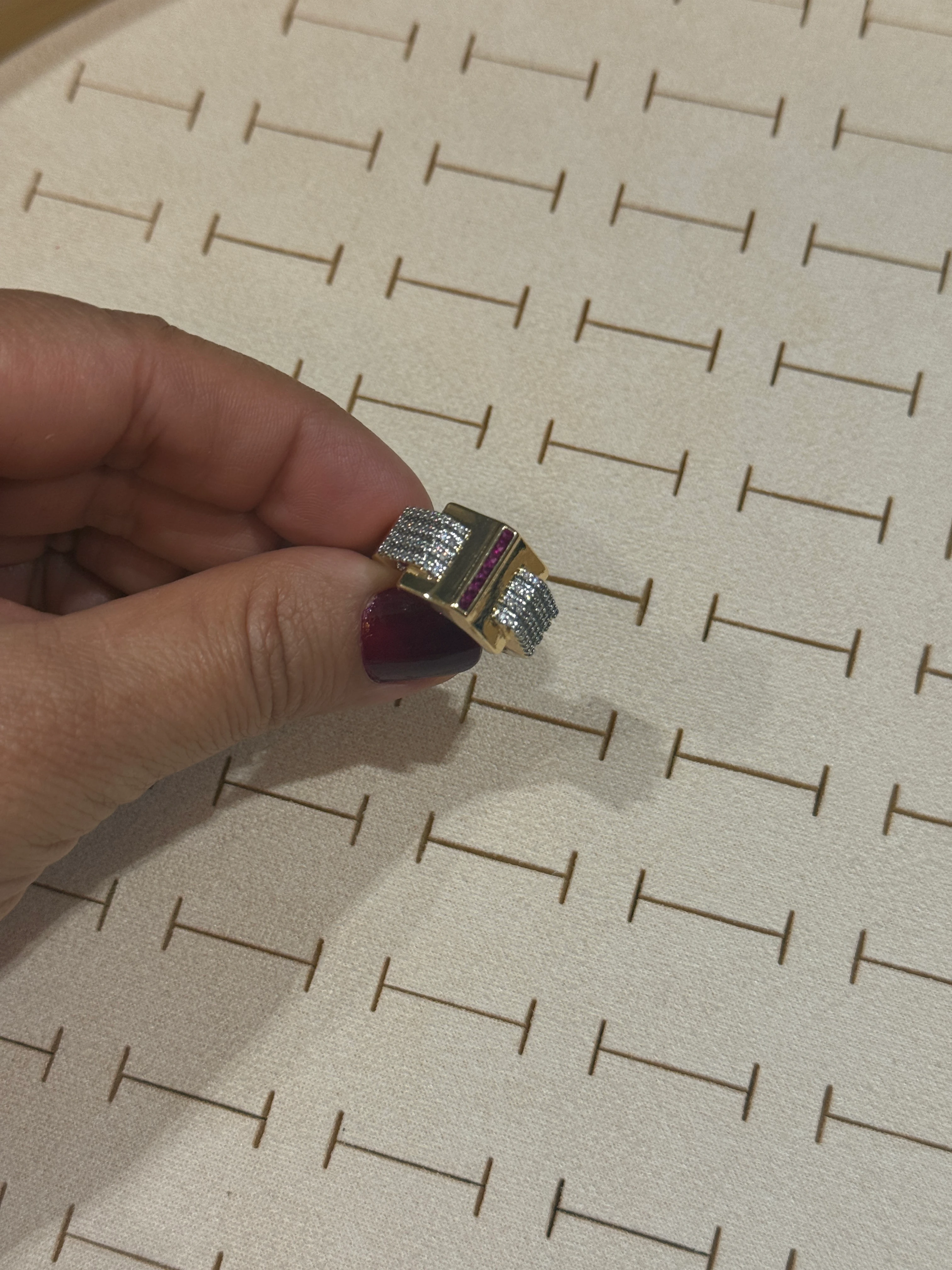 Özel Seri Fuşya Taşlı Zirkon Taşlı Yüzük